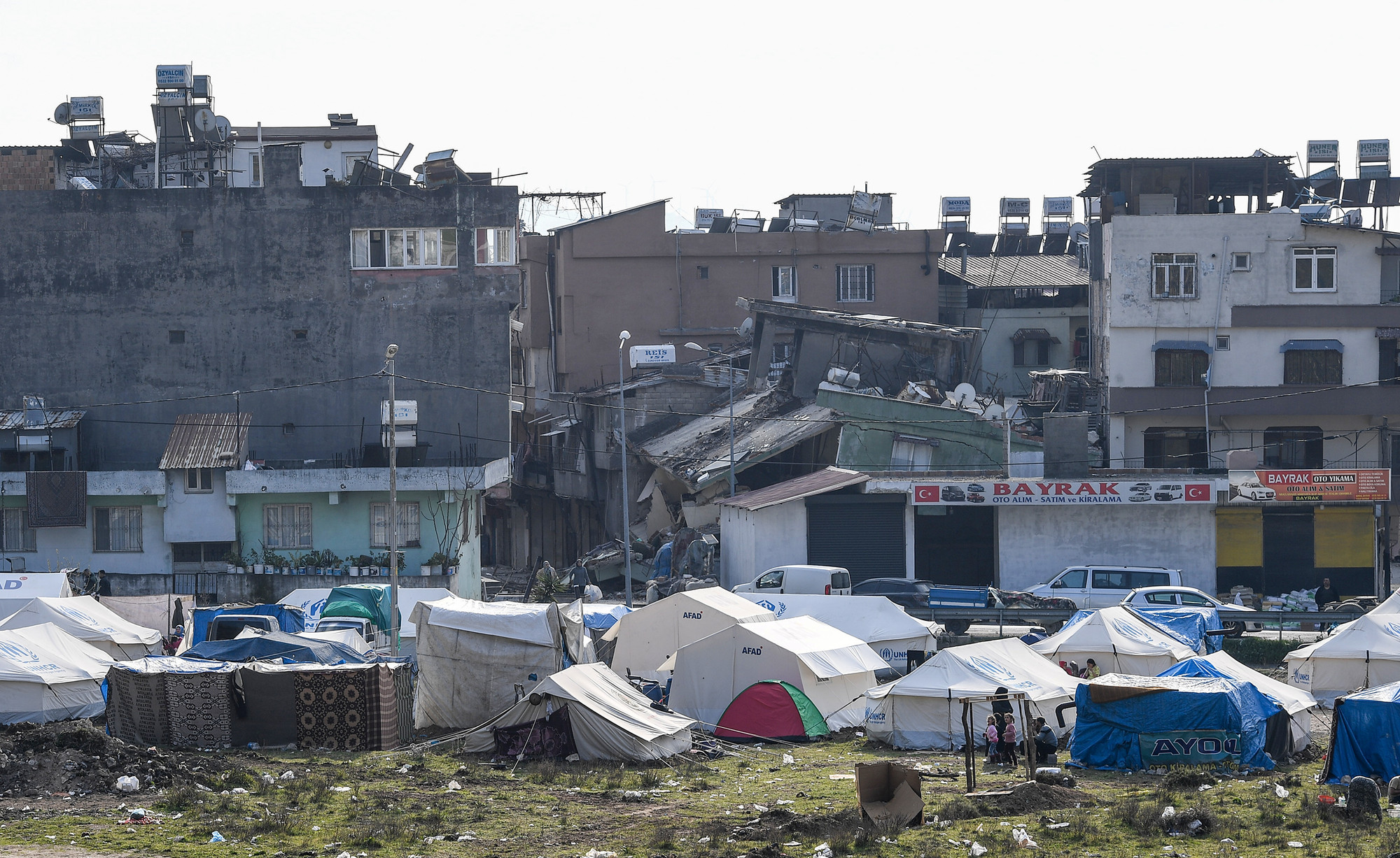 Để bảo đảm an toàn, Chính phủ Thổ Nhỹ Kỳ đã sắp xếp những vùng xanh tại các địa điểm an toàn cho người dân sinh sống.