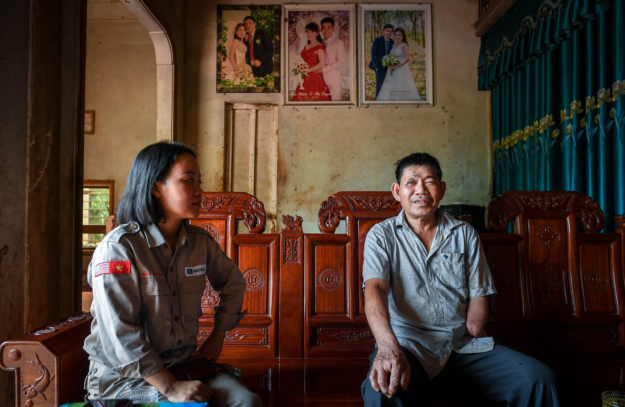 Ông Sự là một nạn nhân từ bom, mìn còn sót lại sau chiến tranh.