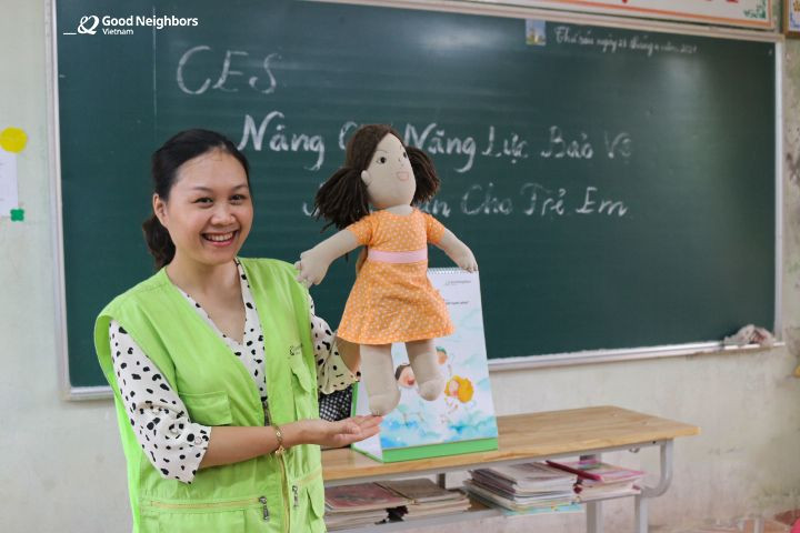 Bên cạnh các show diễn thú vị, GNI cũng đồng bộ giảng dạy về Quyền trẻ em và Bảo vệ trẻ em cho các học sinh cấp tiểu học. (Ảnh: GNI)