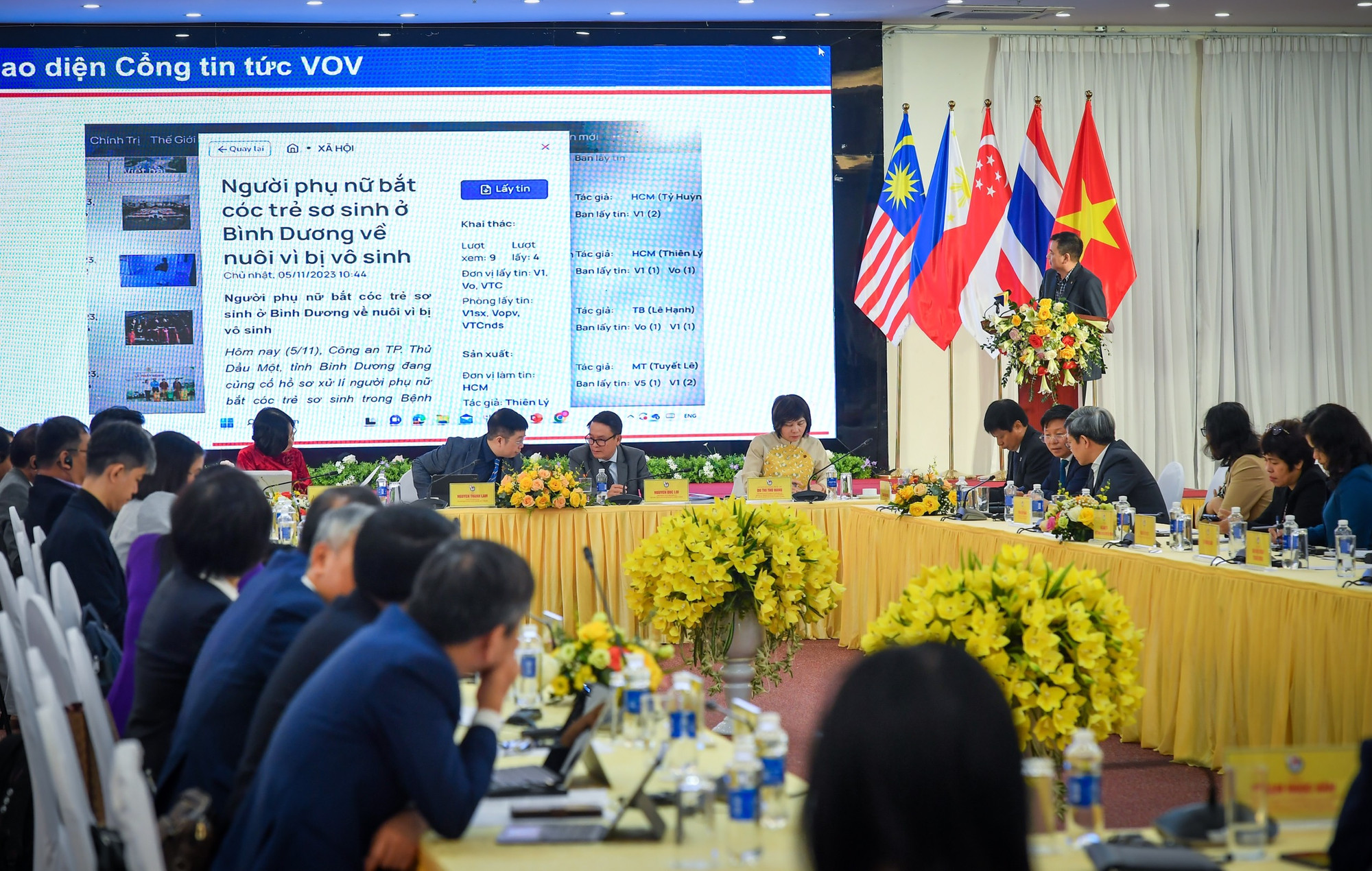 Cũng trong phiên thảo luận, các đại biểu cũng trao đổi về các vấn đề chung quanh việc thúc đẩy chuyển đổi số, quản trị toà soạn số để đáp ứng nhu cầu ngày càng cao của độc giả, khán thính giả...