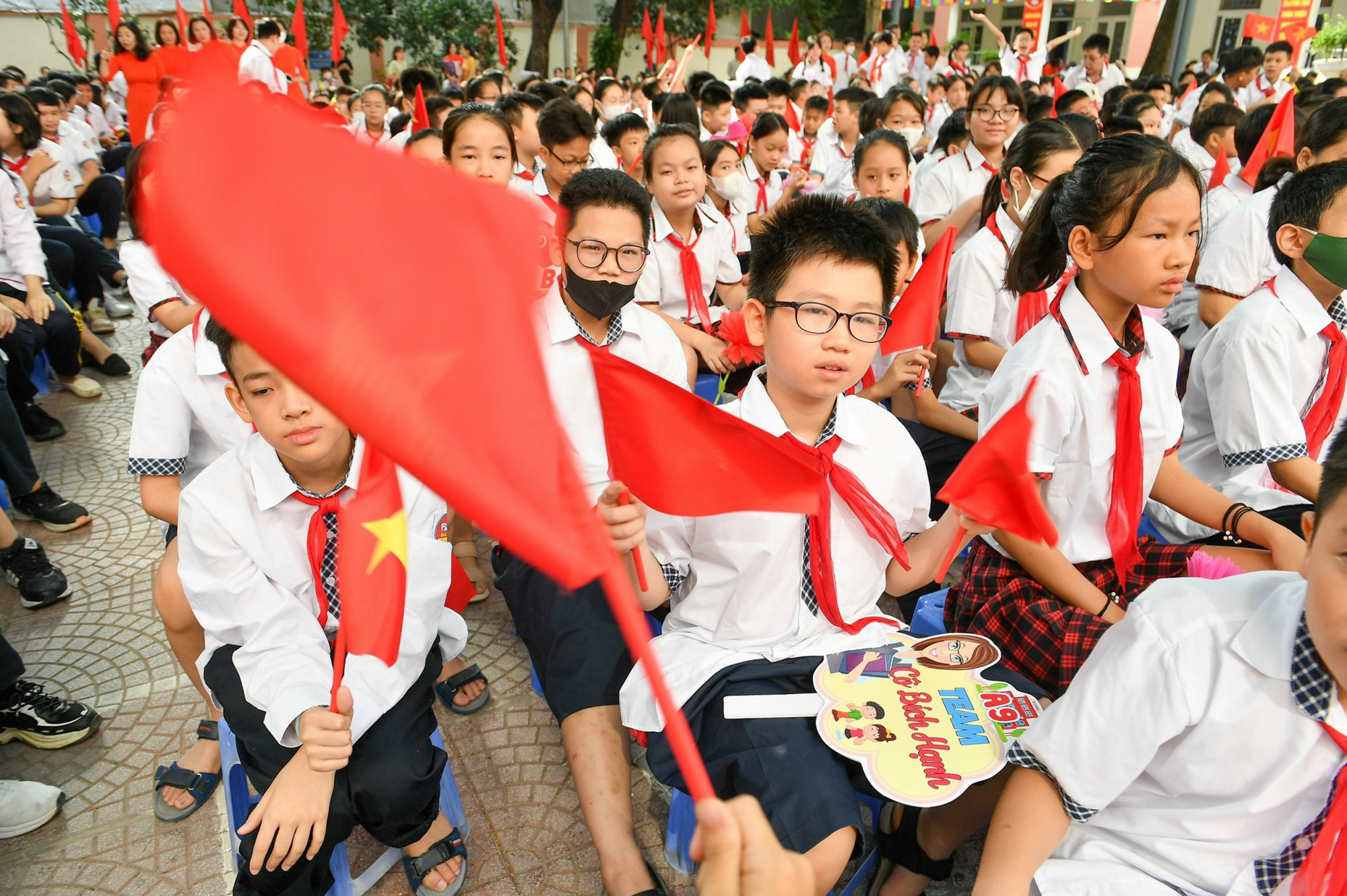 Học sinh các lớp bước vào năm học mới với nhiều niềm vui và hy vọng mới. (Ảnh: THÀNH ĐẠT)