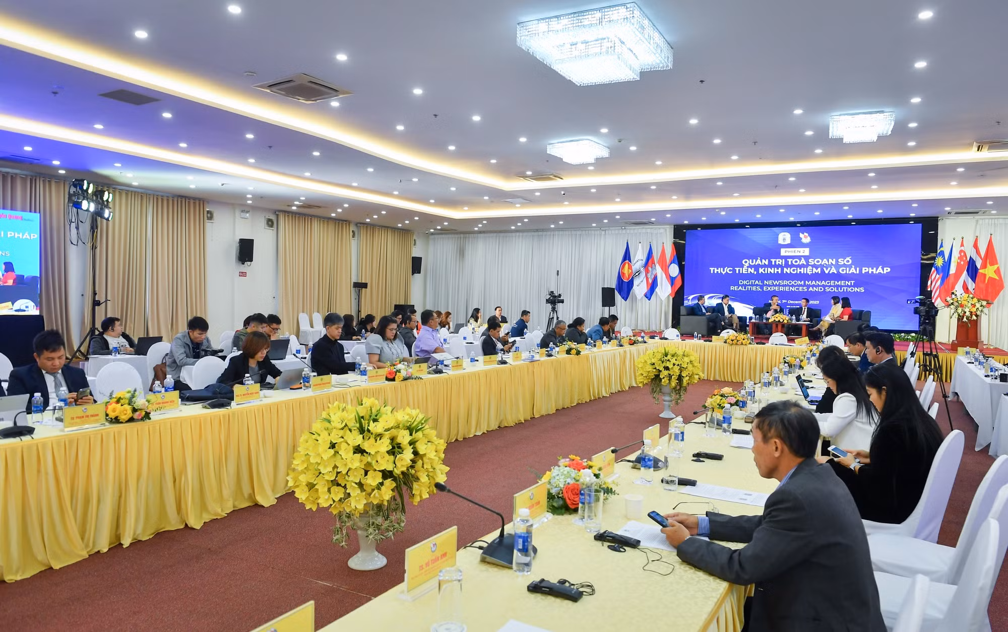 Toàn cảnh buổi hội thảo.