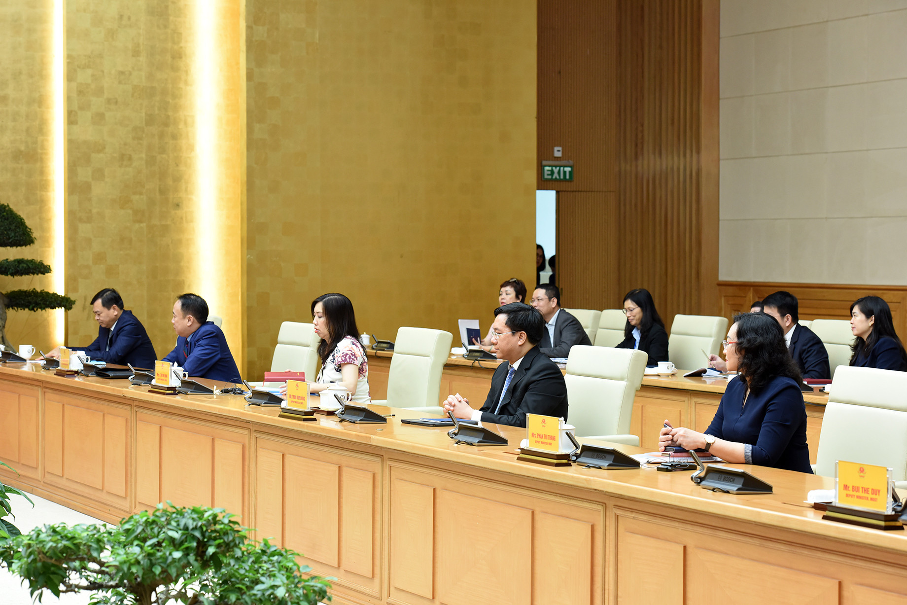 Đại diện lãnh đạo các Bộ, ban ngành của Chính phủ Việt Nam tham dự.