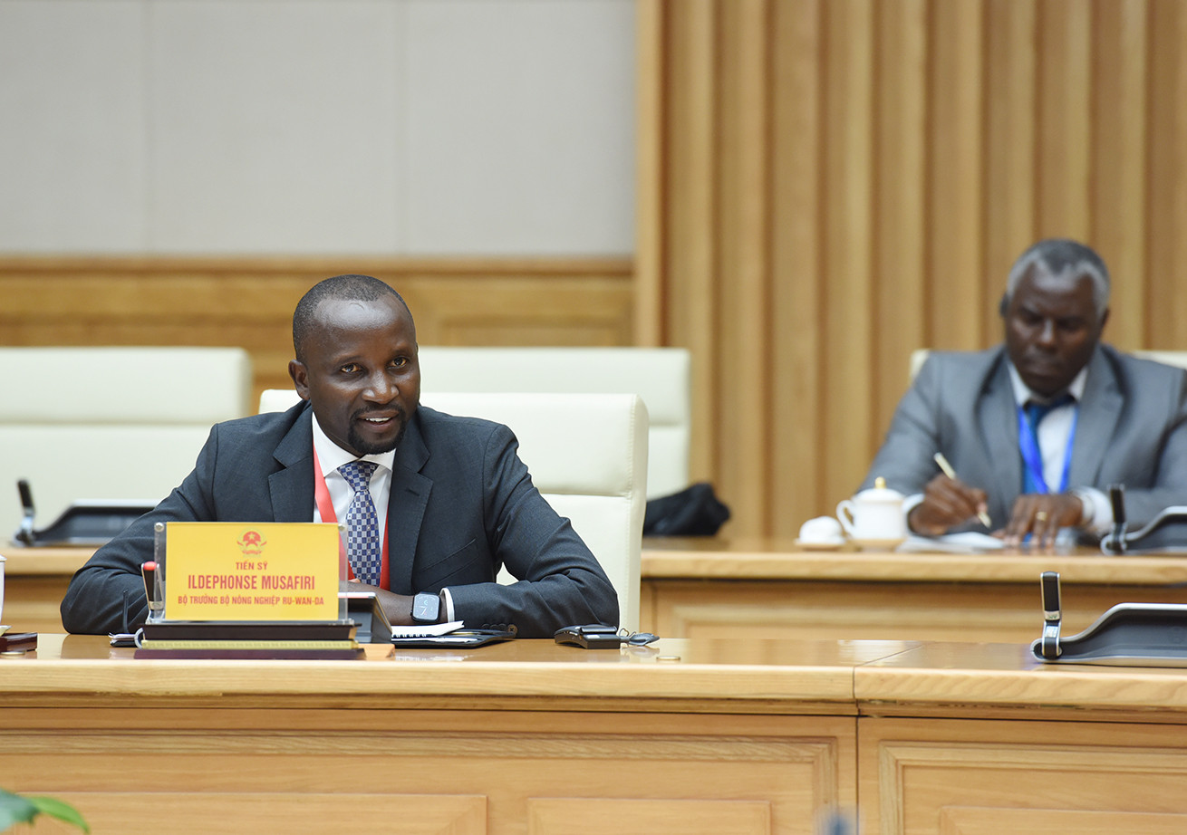 Bộ trưởng Bộ Nông nghiệp Rwanda, Tiến sĩ Ildepphonse Musafiri phát biểu.