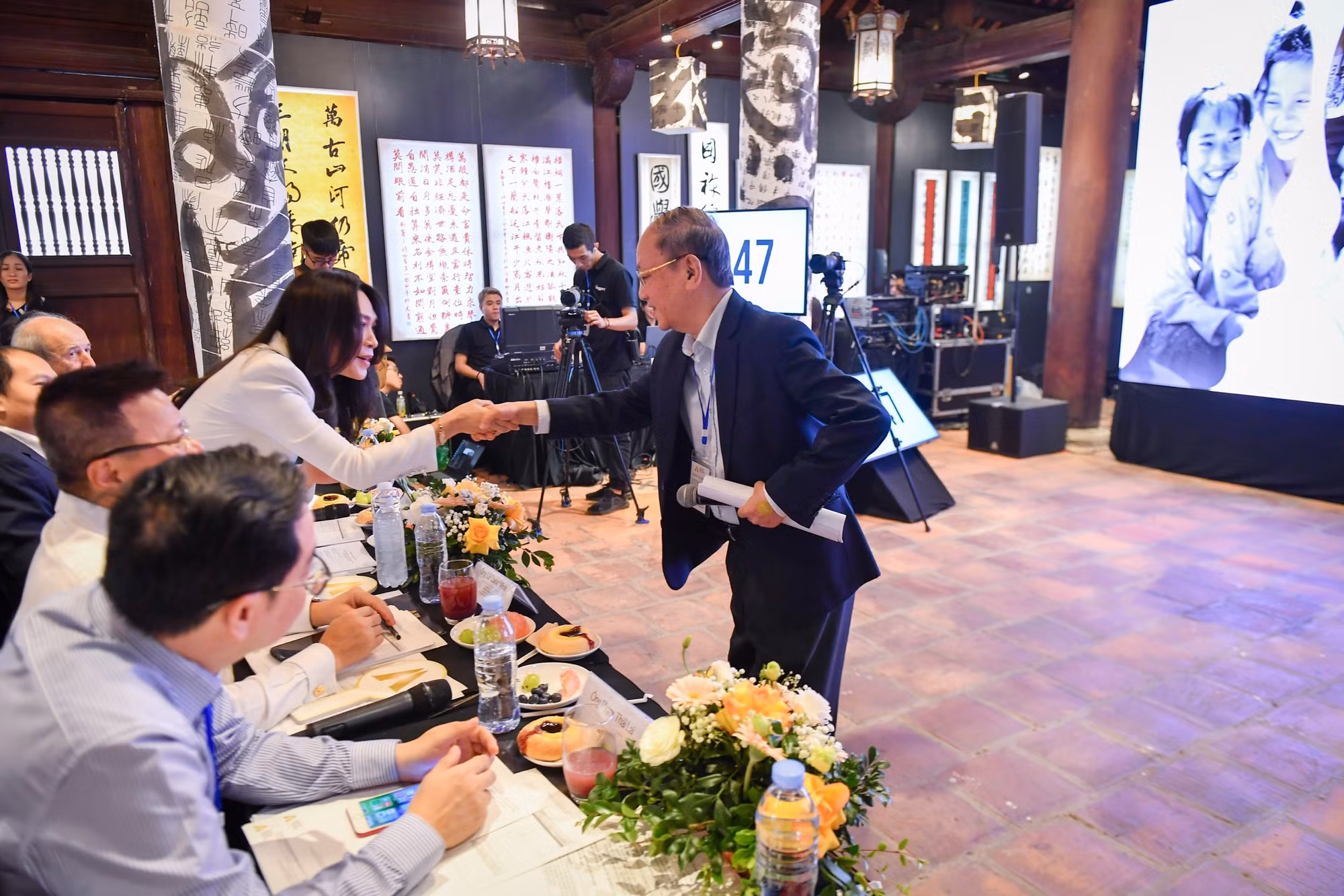 Ca sĩ Mỹ Tâm bày tỏ sự cảm phục với Quỹ Cộng đồng Phòng tránh thiên tai; đồng thời quyết định trao tặng quỹ 300 triệu đồng. Ca sĩ Mỹ Tâm bày tỏ sự cảm phục với Quỹ Cộng đồng Phòng tránh thiên tai; đồng thời quyết định trao tặng quỹ 300 triệu đồng.