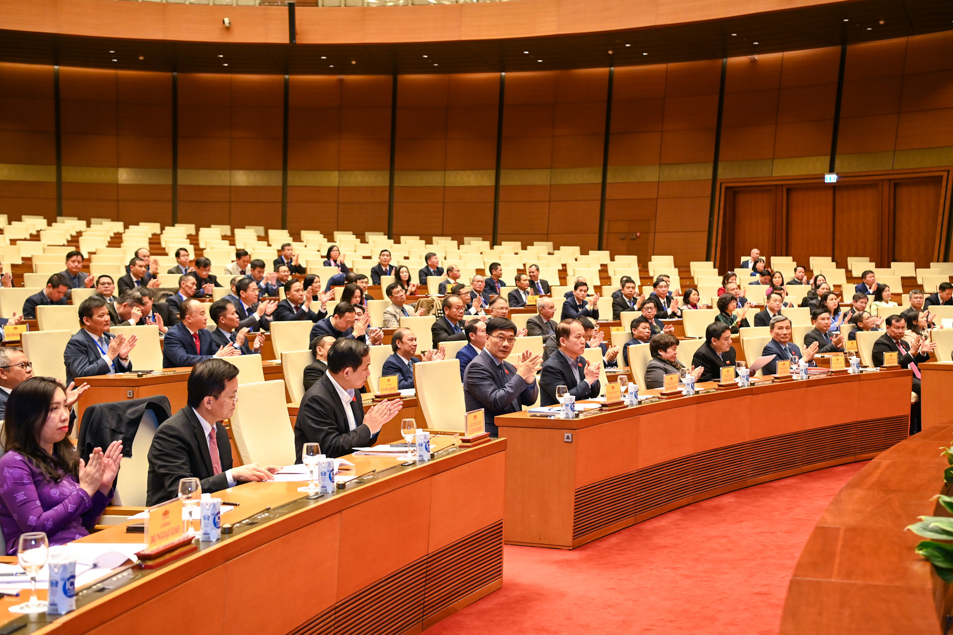 Lãnh đạo các Ủy ban của Quốc hội, Bộ Ngoại giao và các đại biểu dự buổi gặp mặt.