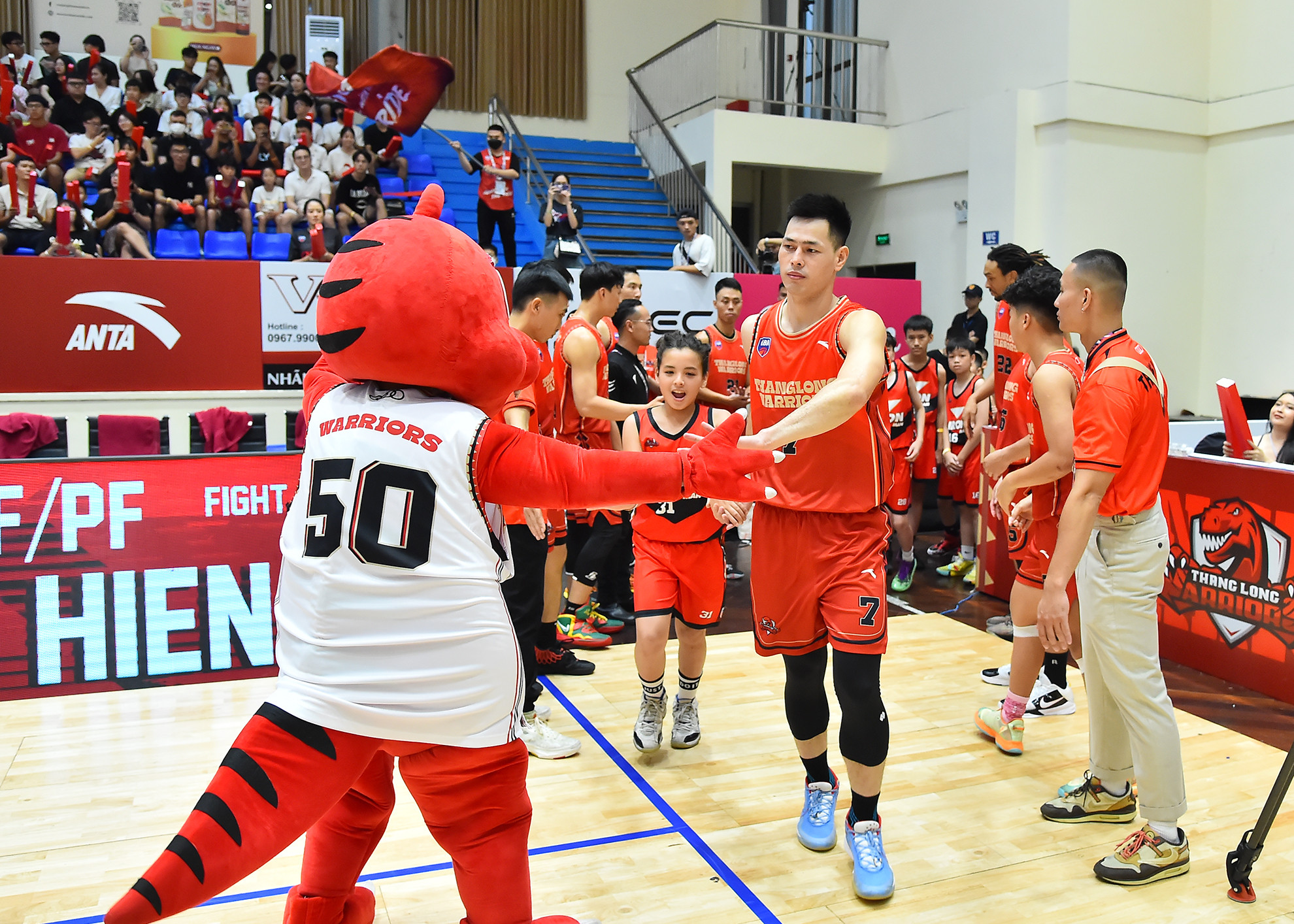 Với vị trí đội chủ nhà, các cầu thủ Thang Long Warriors quyết tâm giành chiến thắng để ngang bằng thành tích toàn thắng cùng Saigon Heat trong mùa giải năm nay.