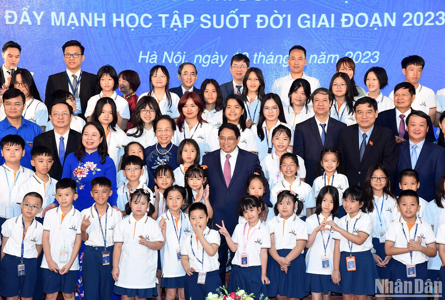 Thủ tướng Phạm Minh Chính với học sinh, sinh viên tại Lễ phát động.