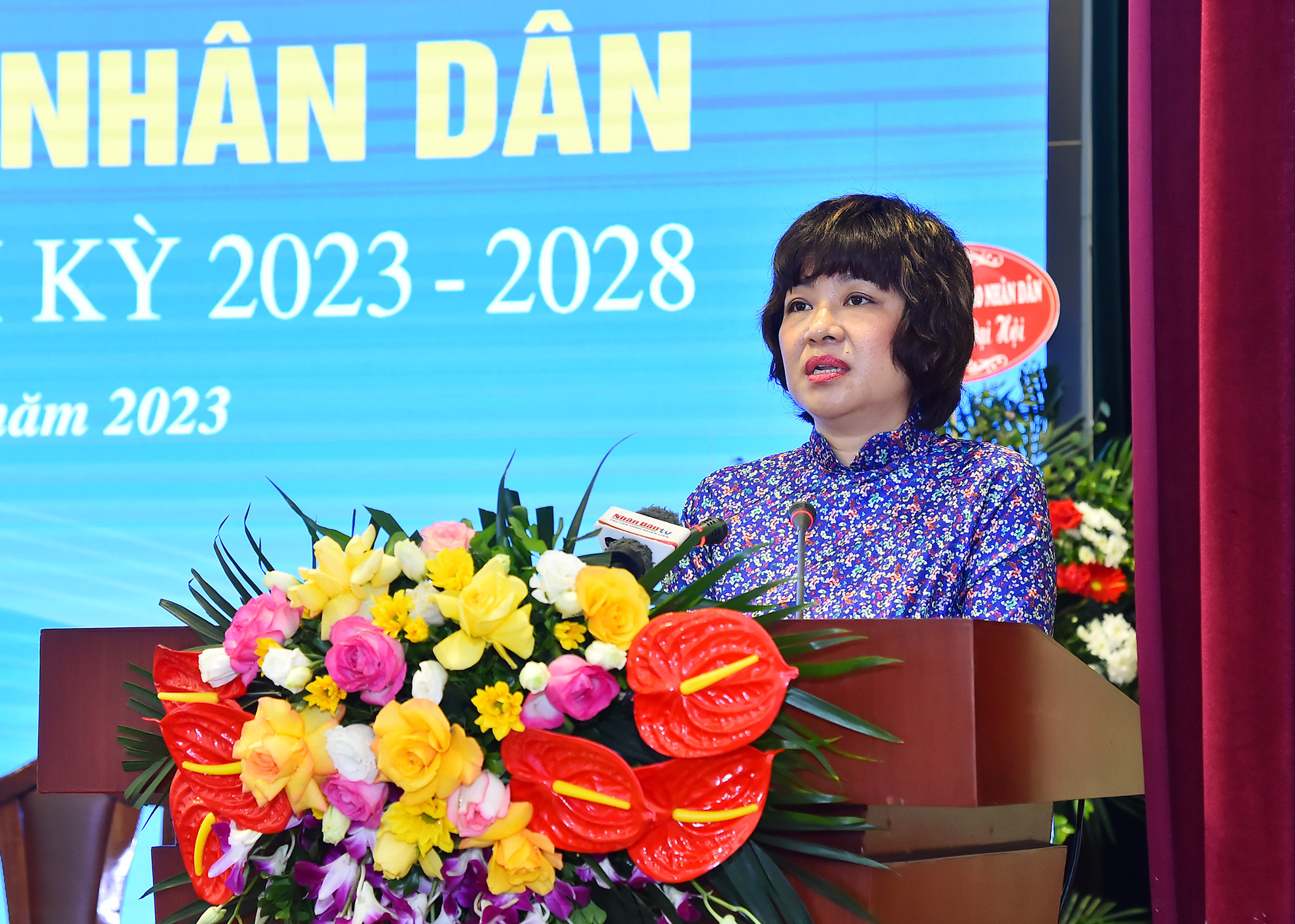 Đồng chí Phương Quyên, Trưởng Ban Xây dựng Đảng, Phó Chủ tịch Công đoàn Báo Nhân Dân nhiệm kỳ 2017-2023 trình bày Báo cáo kiểm điểm của Ban Chấp hành Công đoàn Báo Nhân Dân nhiệm kỳ 2017-2023.