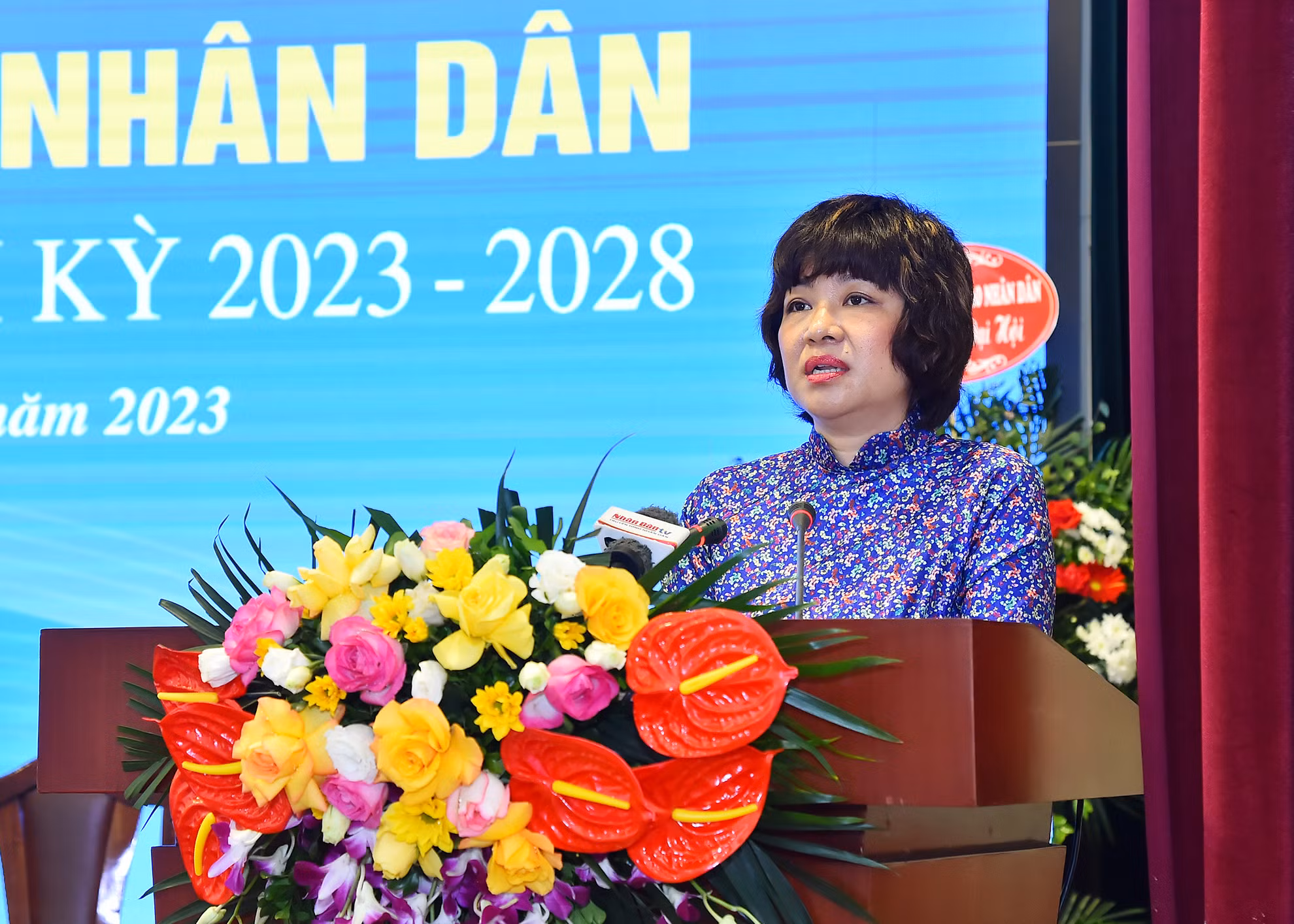 Đồng chí Phương Quyên, Trưởng Ban Xây dựng Đảng, Phó Chủ tịch Công đoàn Báo Nhân Dân nhiệm kỳ 2017-2023 trình bày Báo cáo kiểm điểm của Ban Chấp hành Công đoàn Báo Nhân Dân nhiệm kỳ 2017-2023.