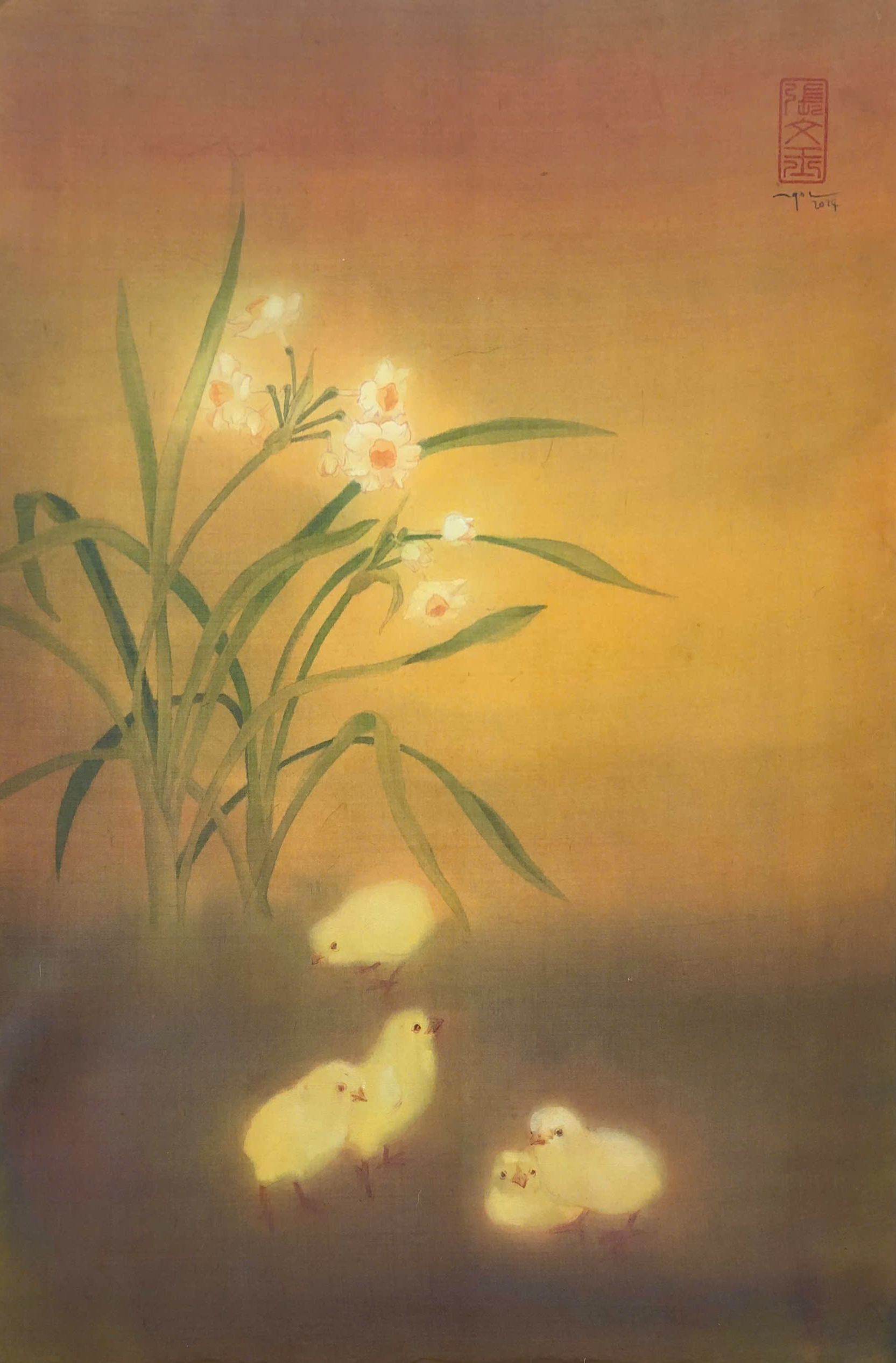 Sự kết hợp giữa vẻ đẹp thanh tao của hoa thủy tiên và sự thơ ngây, trong trẻo của đàn gà con.