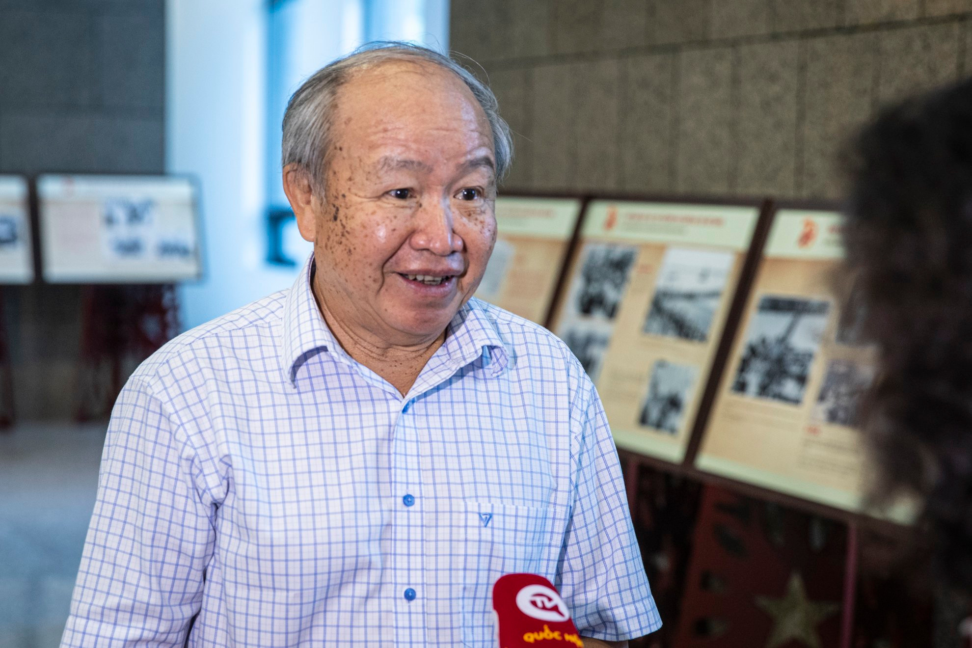 Đại sứ, Phó Giáo sư, Tiến sĩ Dương Văn Quảng, nguyên Giám đốc Học viện Ngoại giao. (Ảnh: SƠN TÙNG)