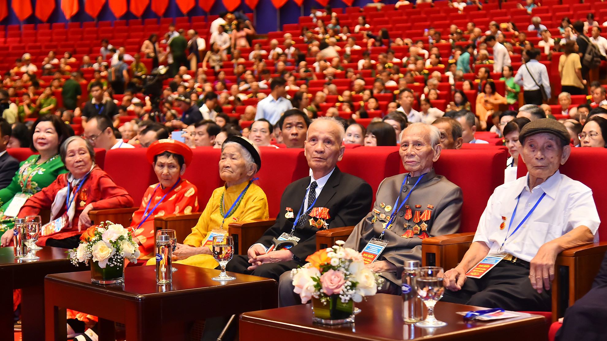 Hội nghị tri ân người có công với cách mạng năm 2024 có sự tham gia của nhiều đại biểu là lão thành cách mạng, cán bộ tiền khởi nghĩa, Bà mẹ Việt Nam Anh hùng.