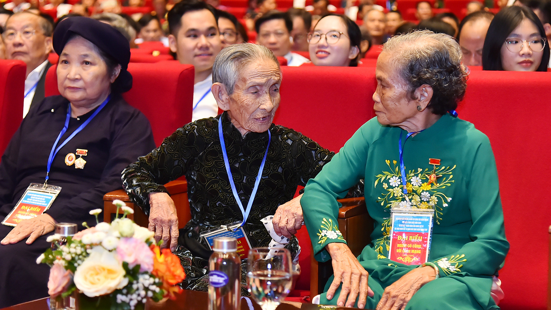 Các đại biểu dự Hội nghị tri ân người có công với cách mạng năm 2024. (Ảnh: THỦY NGUYÊN)