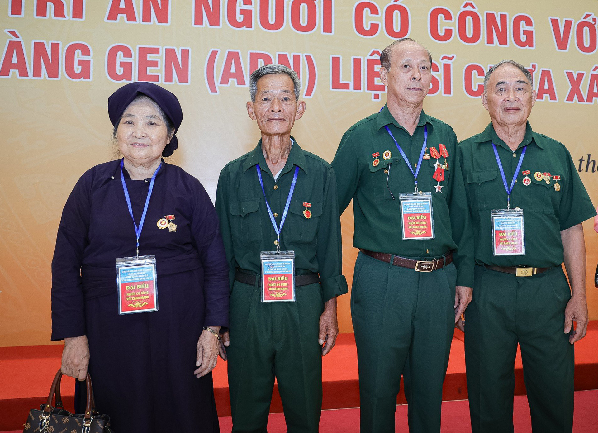 Các đại biểu người có công với cách mạng tiêu biểu tỉnh Bắc Kạn.