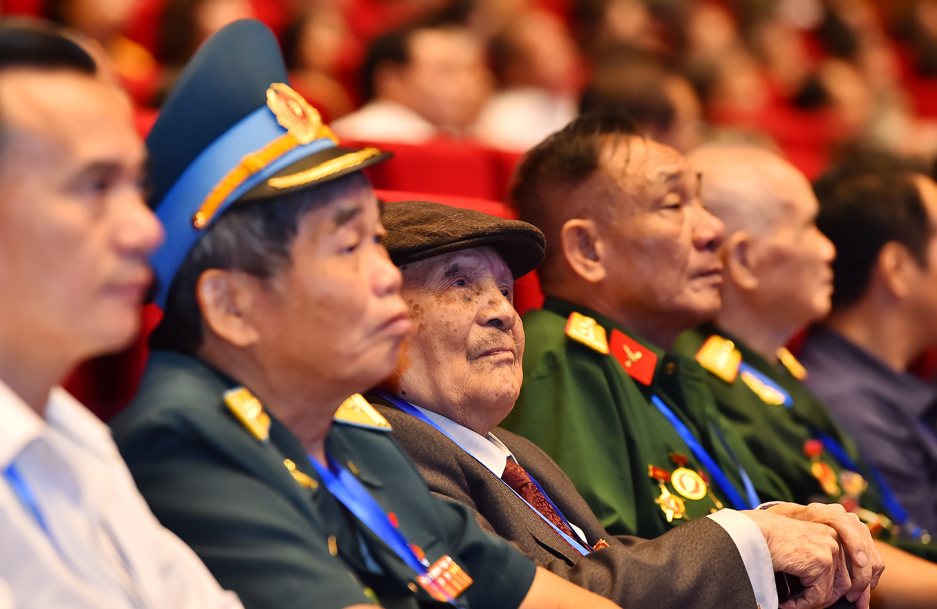 Sự kiện tri ân người có công với cách mạng năm nay tôn vinh những con người đã cống hiến một phần xương máu và tuổi trẻ cho đất nước.