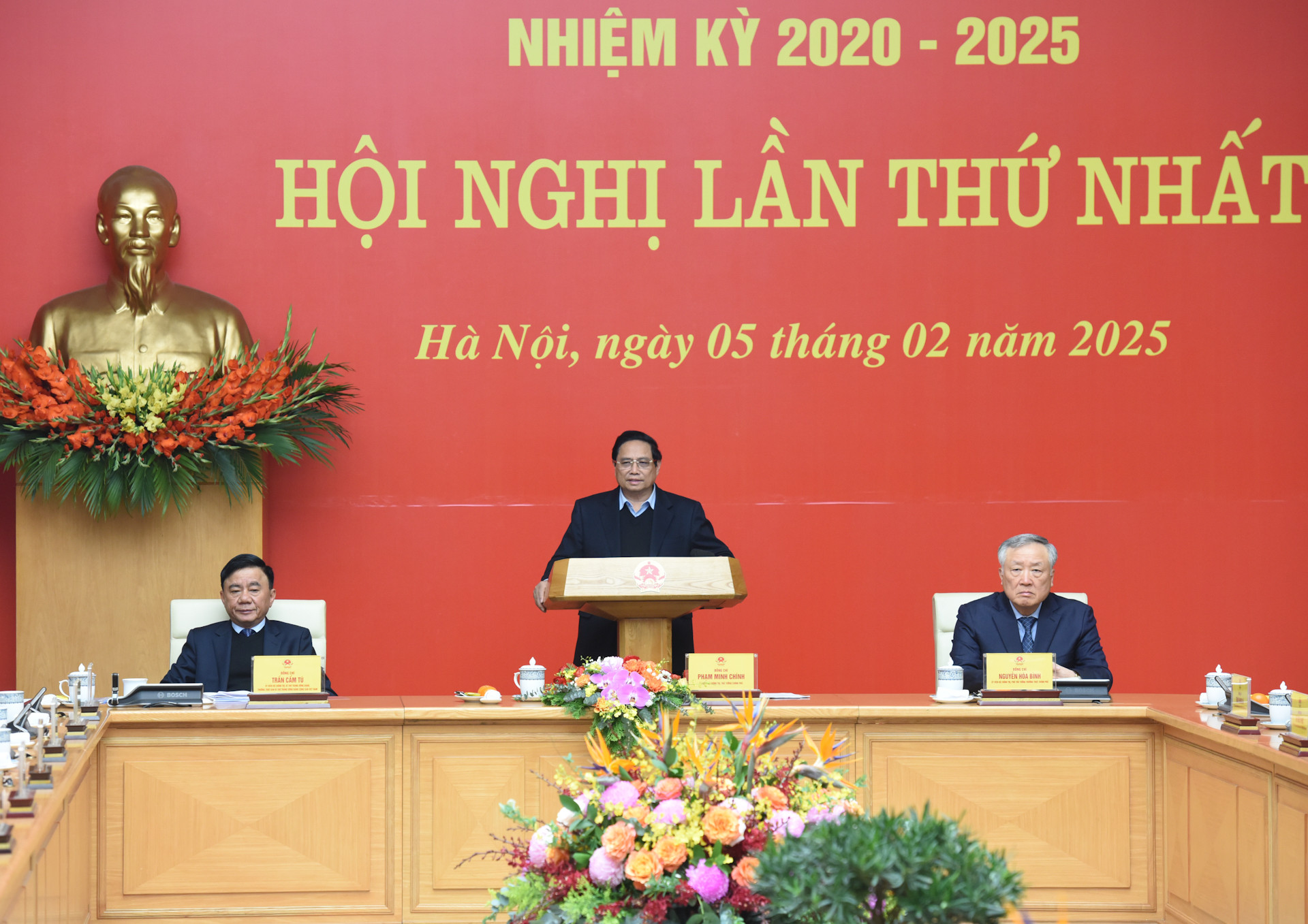 Để tổ chức và hoạt động của Đảng bộ Chính phủ hiệu quả, đúng quy định, Thủ tướng nêu rõ, cần quán triệt, thấm nhuần, thể chế hóa, cụ thể hóa, thực hiện nghiêm 5 nguyên tắc trong tổ chức, hoạt động của Đảng và 5 phương thức lãnh đạo của Đảng.