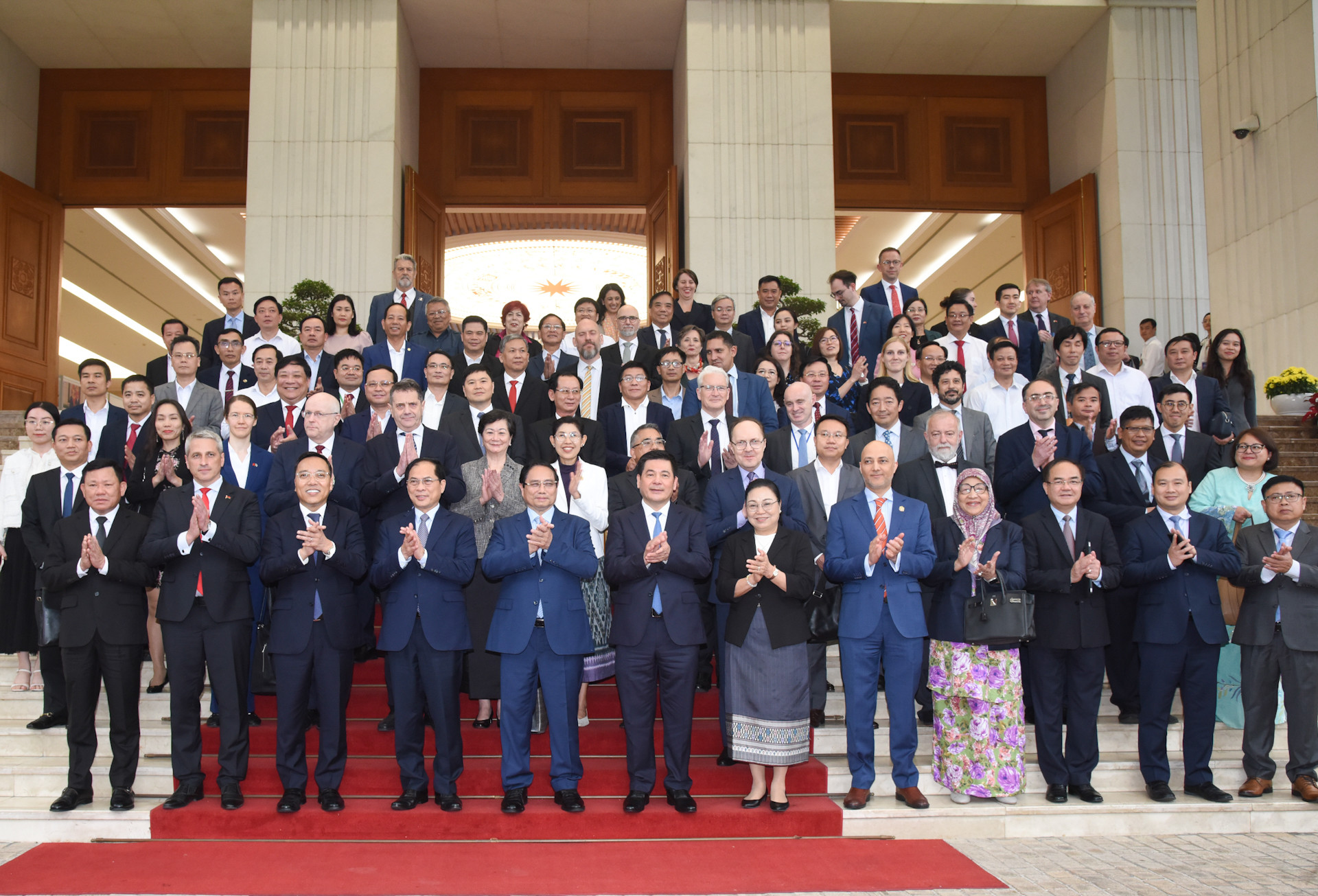 Thủ tướng Phạm Minh Chính và các đại biểu dự Lễ công bố Bộ chỉ số đánh giá kết quả thực hiện các hiệp định thương mại tự do của các địa phương năm 2024.