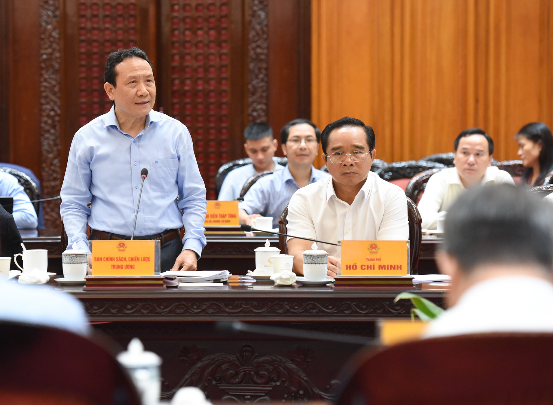 [Ảnh] Thủ tướng Phạm Minh Chính chủ trì họp về dự thảo Nghị quyết của Quốc hội về Trung tâm tài chính quốc tế tại Việt Nam ảnh 9