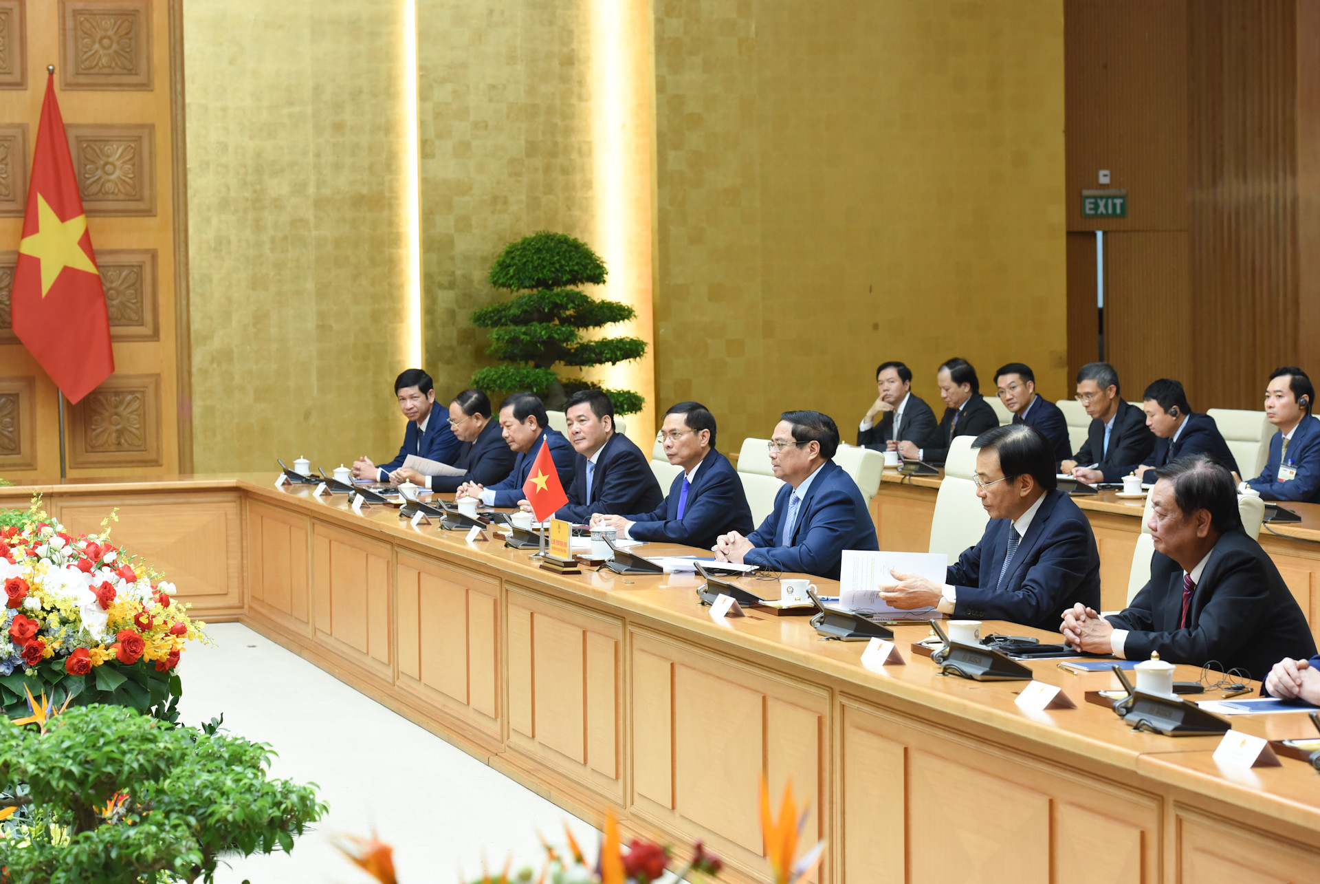 Thủ tướng Phạm Minh Chính và các thành viên Chính phủ Việt Nam tại hội kiến.