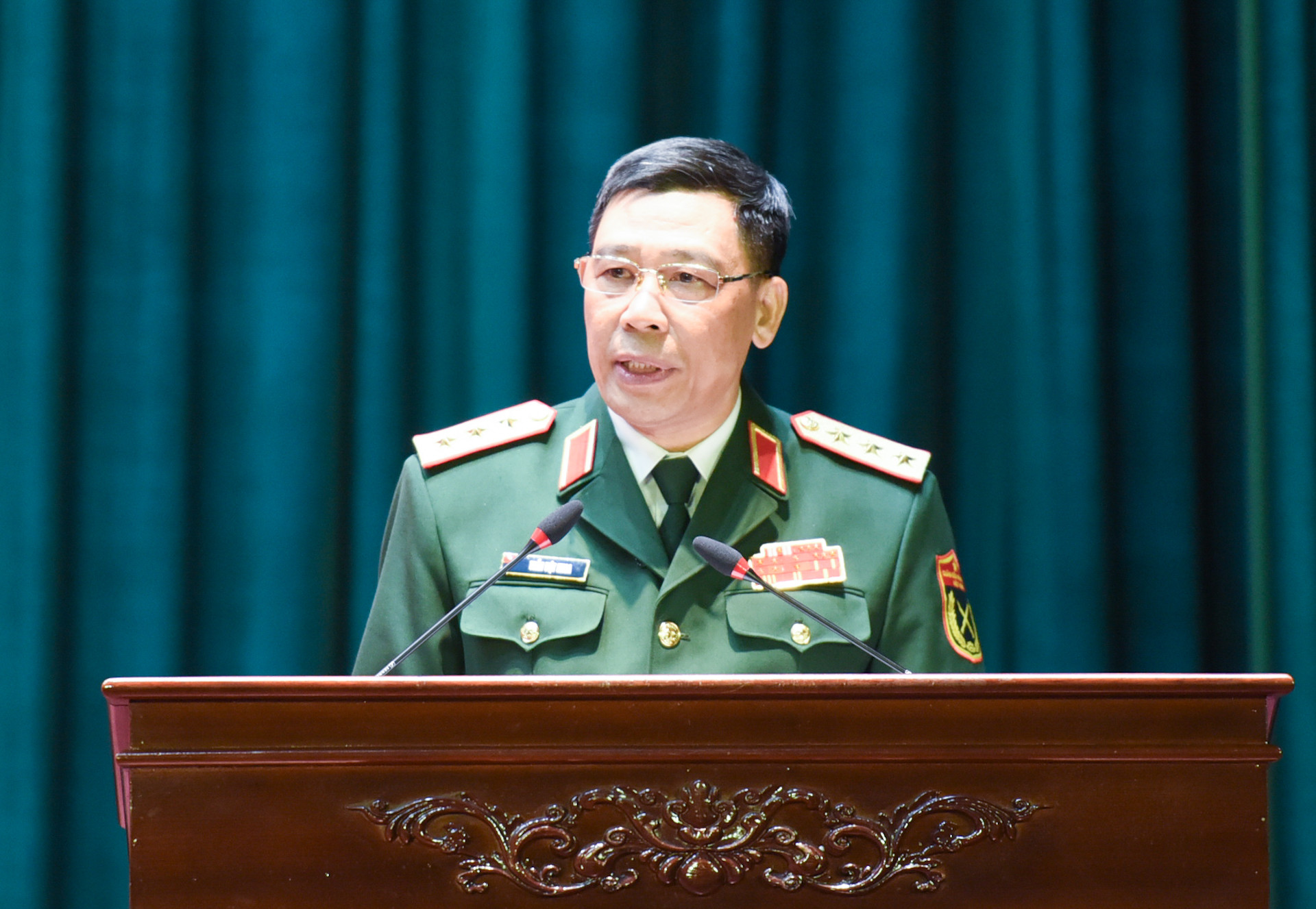 Giám đốc Học viện Quốc phòng Trần Việt Khoa phát biểu tại buổi gặp.