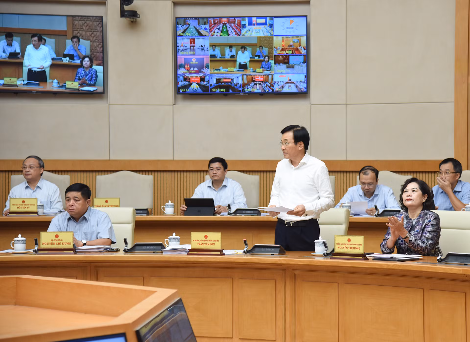 Bộ trưởng Chủ nhiệm Văn phòng Chính phủ Trần Văn Sơn phát biểu tại phiên họp. Bộ trưởng Chủ nhiệm Văn phòng Chính phủ Trần Văn Sơn phát biểu tại phiên họp.