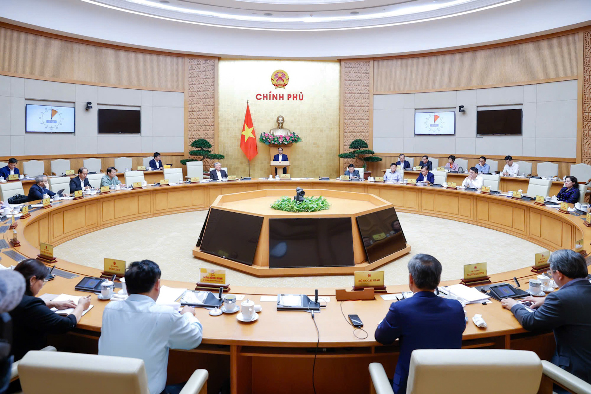 Quang cảnh phiên họp.