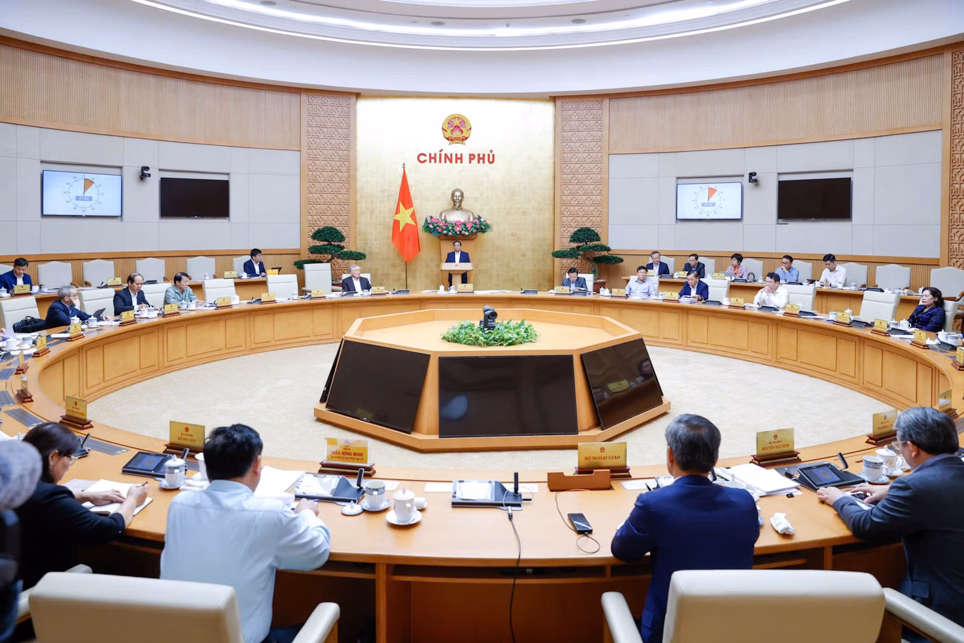 Quang cảnh phiên họp.