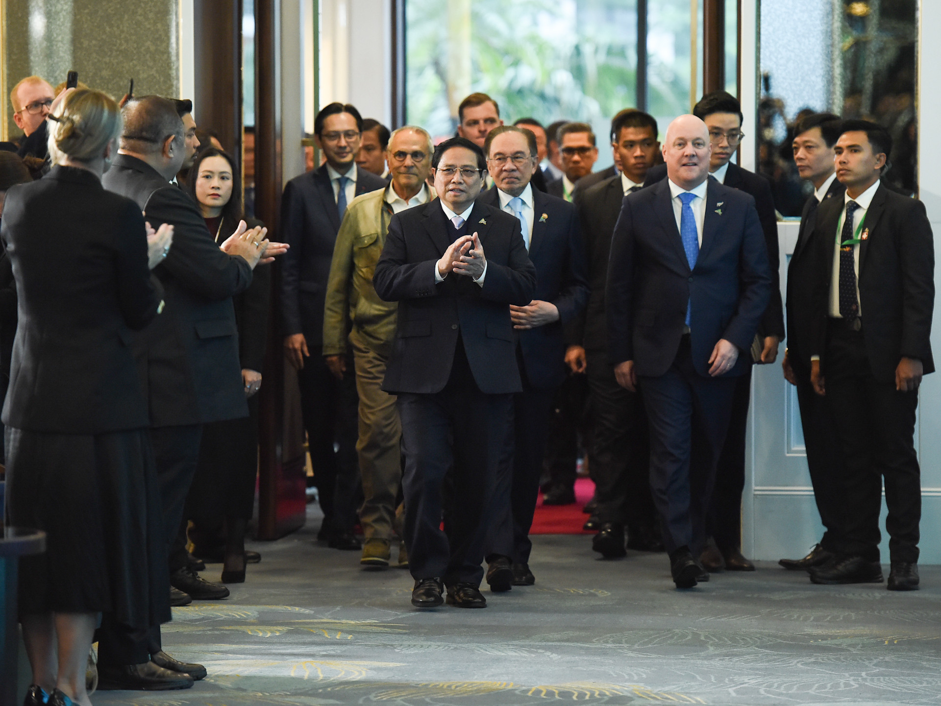 Thủ tướng Phạm Minh Chính, Thủ tướng Malaysia Anwar bin Ibrahim, Thủ tướng New Zealand Christopher Luxon, Tổng thống Timor-Leste Jose Ramos-Horta đến dự.