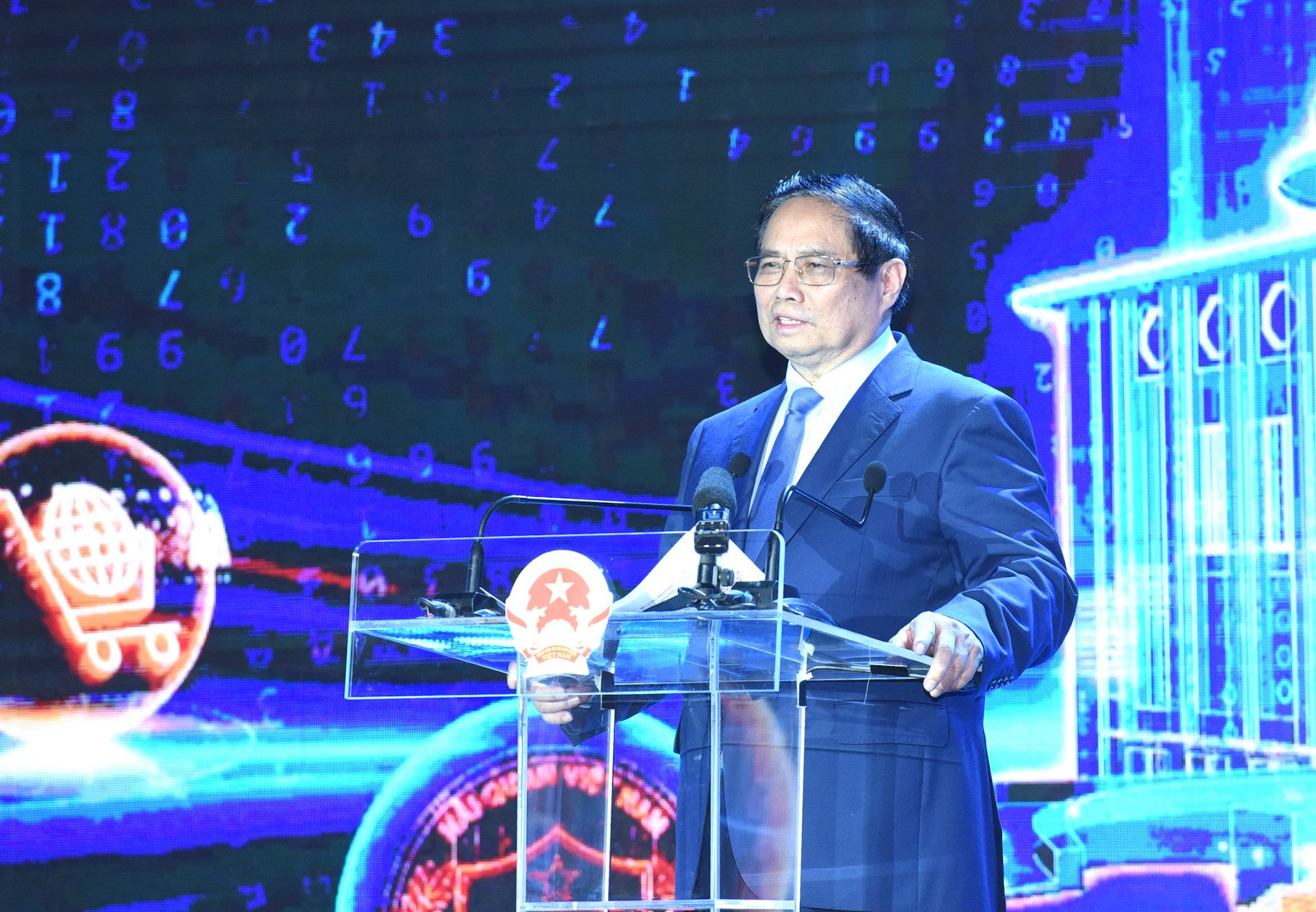 Thủ tướng Phạm Minh Chính phát biểu tại sự kiện “Chuyển đổi số ngành ngân hàng năm 2025”.