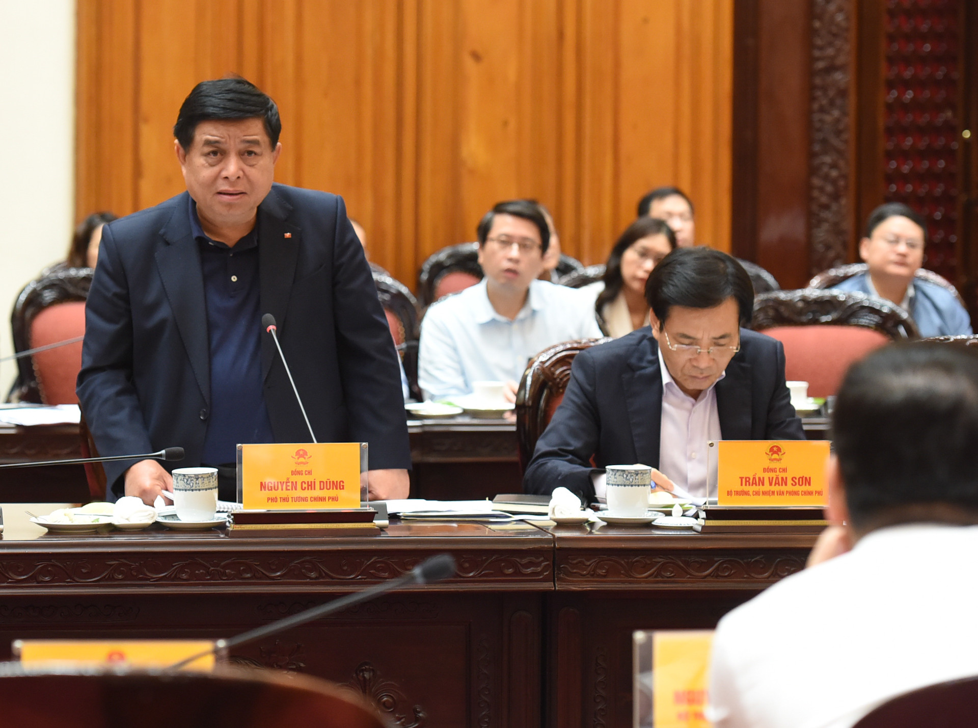 Phó Thủ tướng Nguyễn Chí Dũng phát biểu tại cuộc họp.