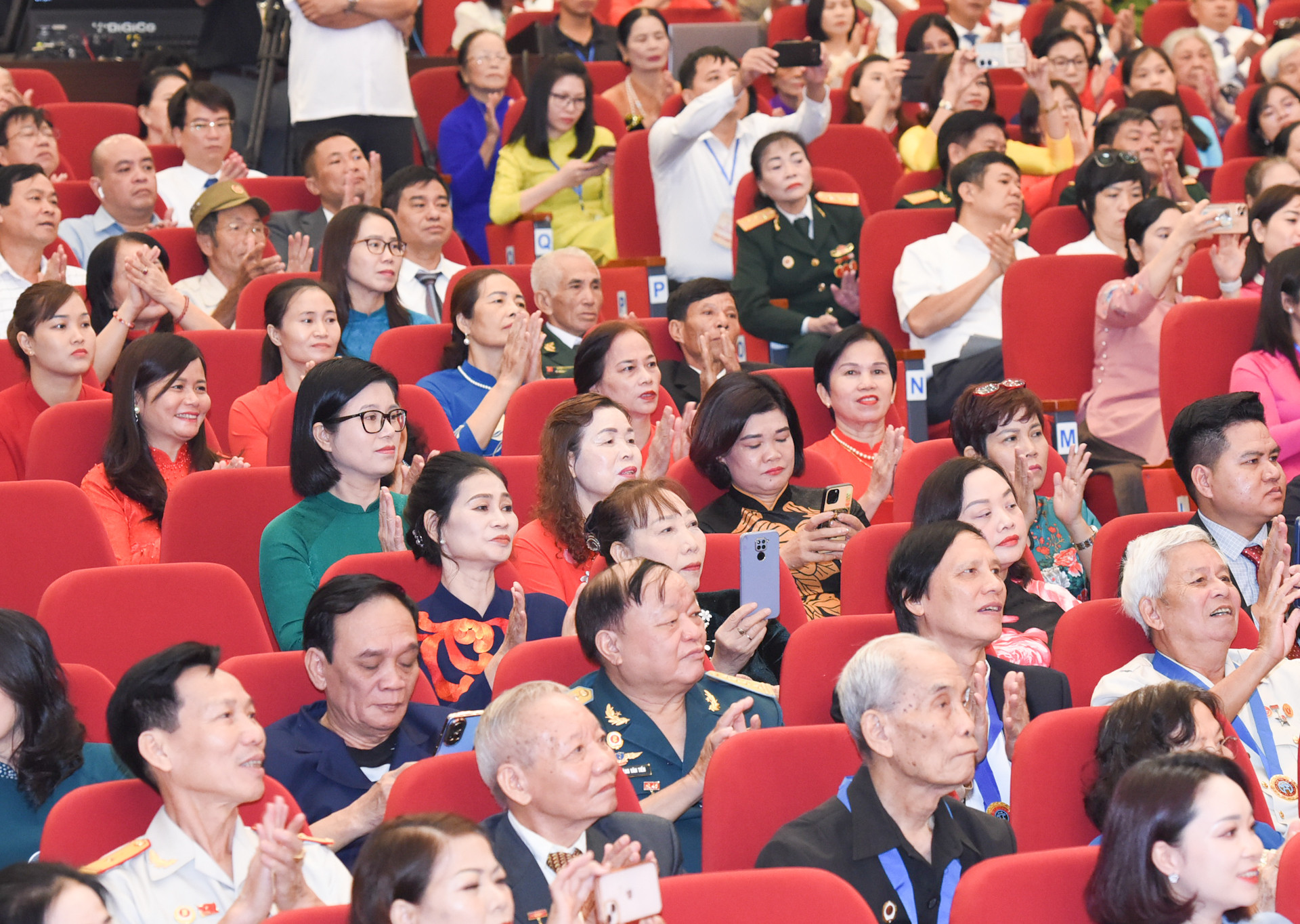 Các đại biểu tham dự hội nghị.