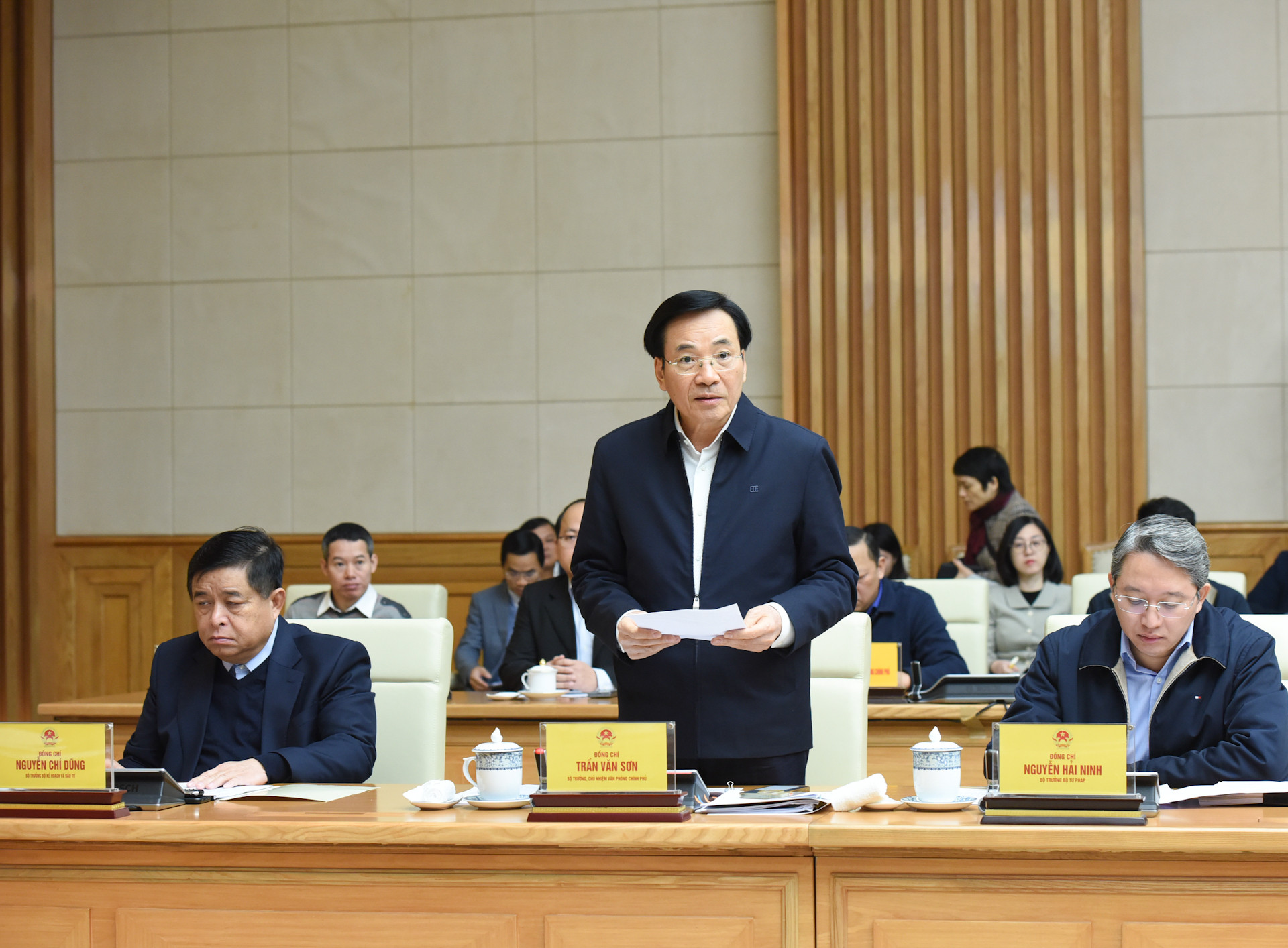 Bộ trưởng, Chủ nhiệm Văn phòng Chính phủ Trần Văn Sơn phát biểu.