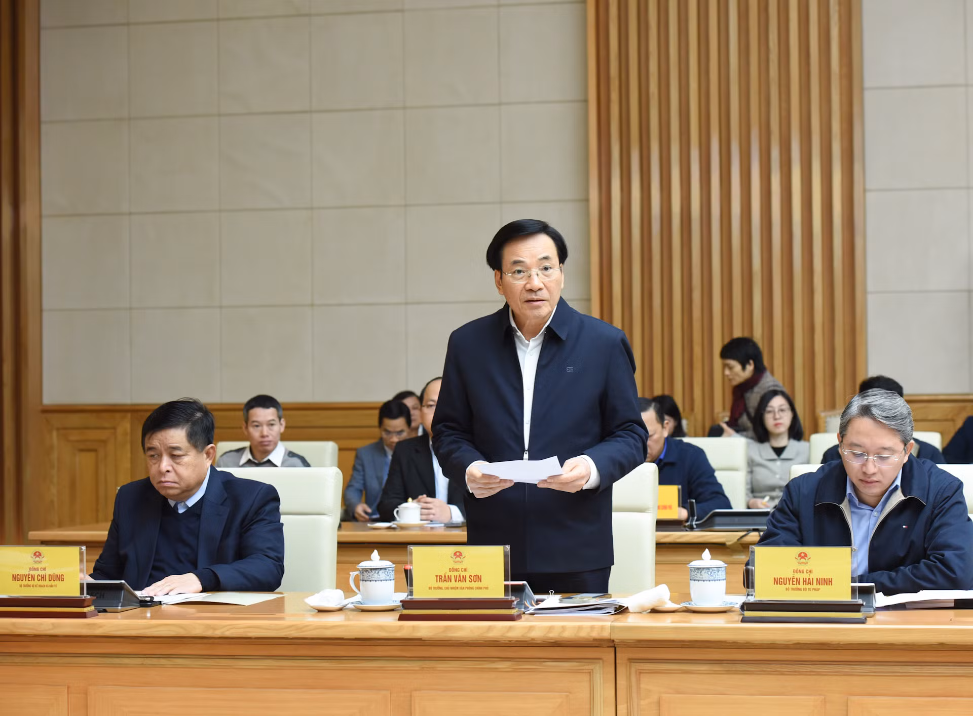 Bộ trưởng, Chủ nhiệm Văn phòng Chính phủ Trần Văn Sơn phát biểu. Bộ trưởng, Chủ nhiệm Văn phòng Chính phủ Trần Văn Sơn phát biểu.