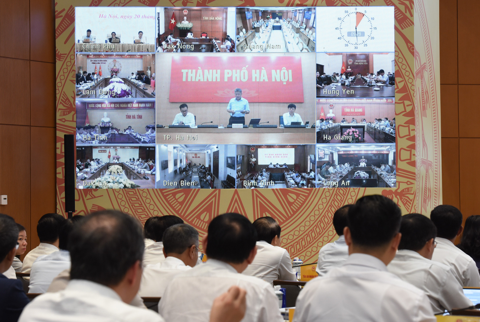 [Ảnh] Thủ tướng Phạm Minh Chính chủ trì Hội nghị thúc đẩy động lực tăng trưởng đầu tư công ảnh 6