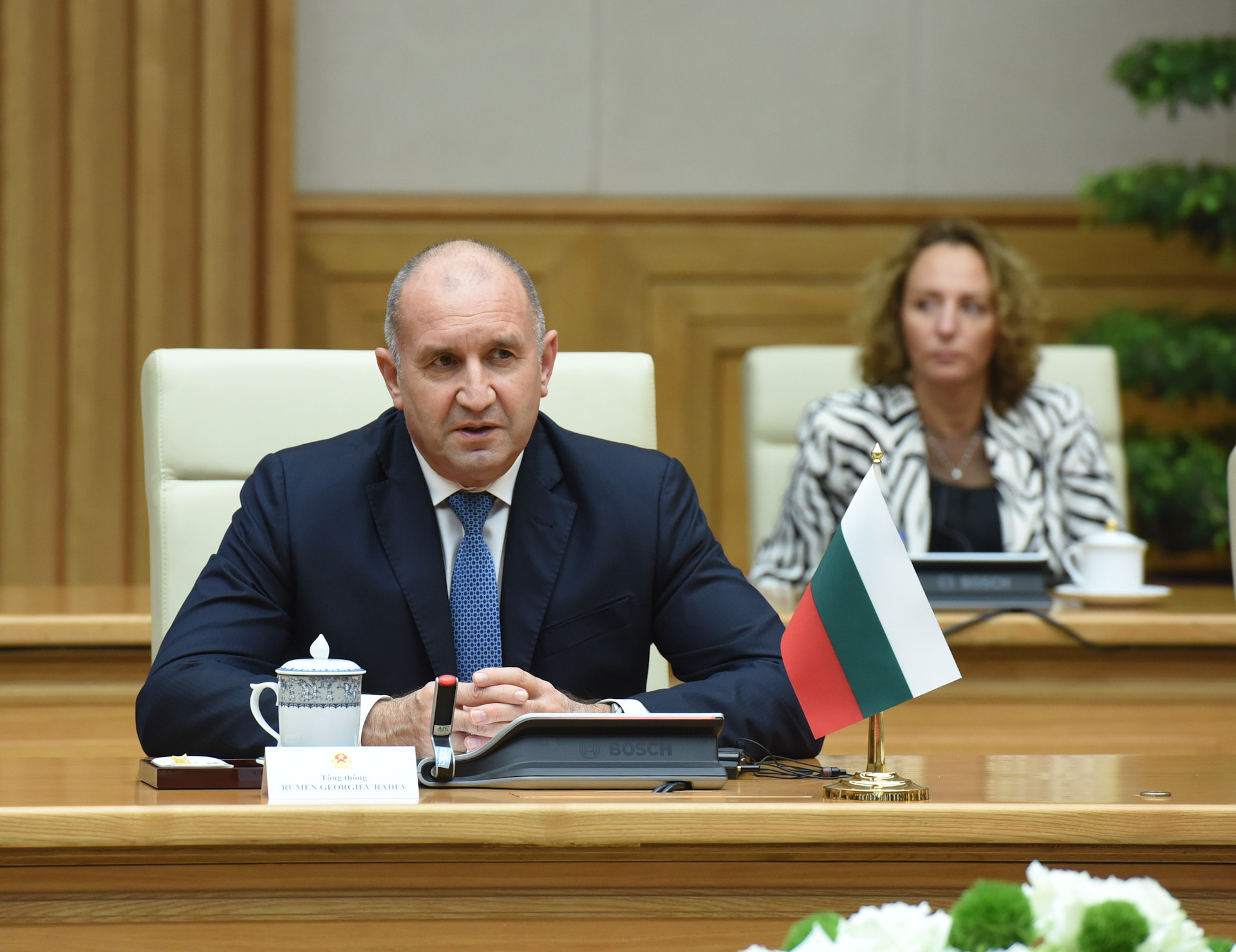 Tổng thống Bulgaria Rumen Radev phát biểu tại hội kiến.