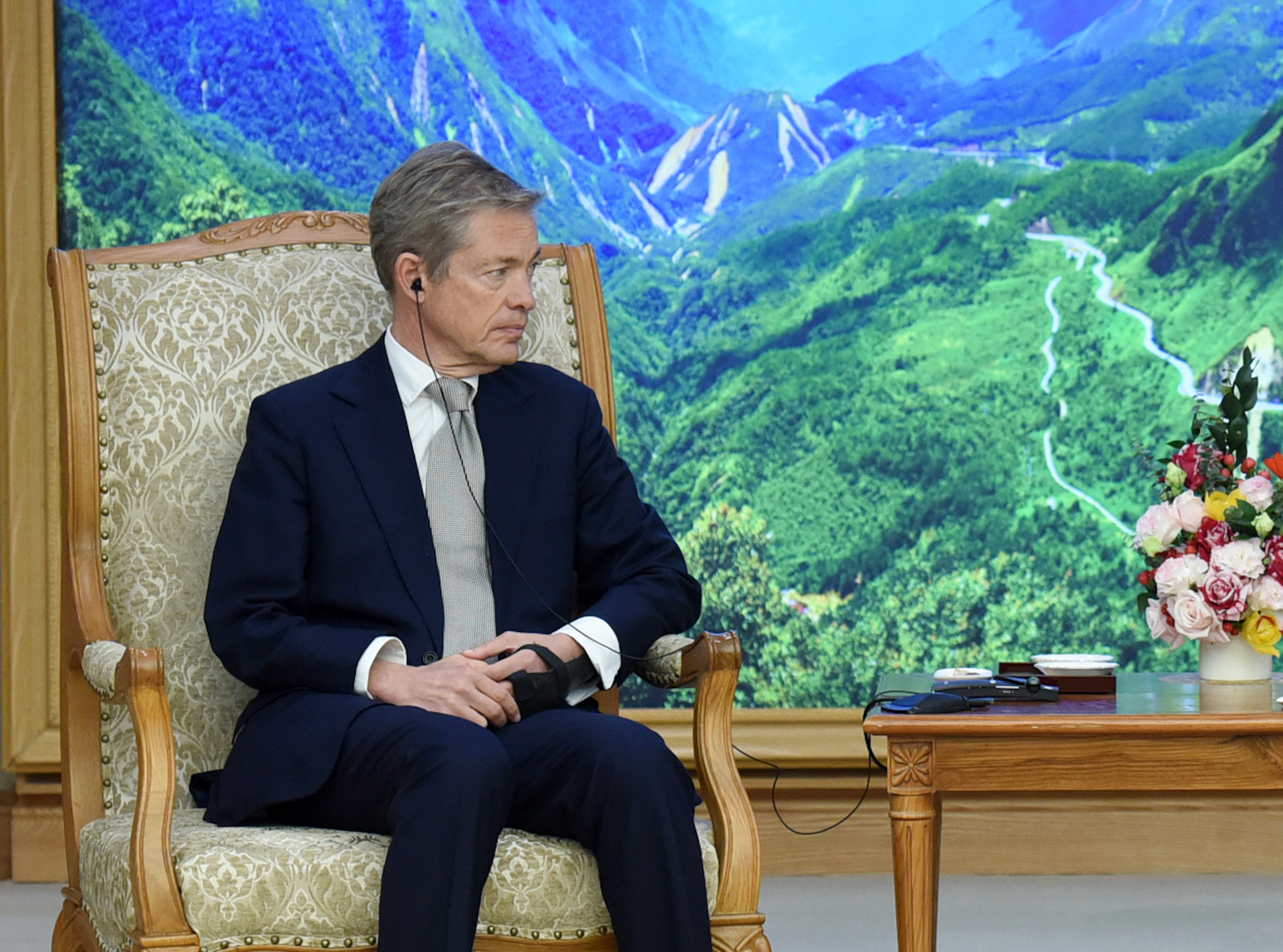 Ông Nicolas Berggruen, Nhà sáng lập, Chủ tịch Công ty đầu tư Berggruen Holdings và Viện Berggruen phát biểu tại buổi tiếp.