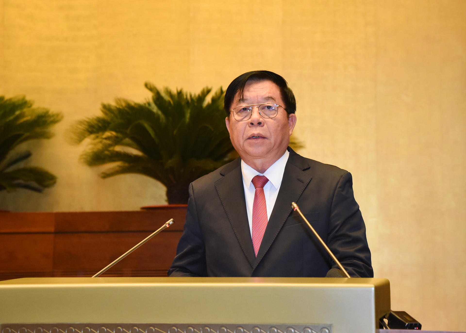 Đồng chí Nguyễn Trọng Nghĩa, Ủy viên Bộ Chính trị, Bí thư Trung ương Đảng, Trưởng Ban Tuyên giáo Trung ương phát biểu tại hội nghị.