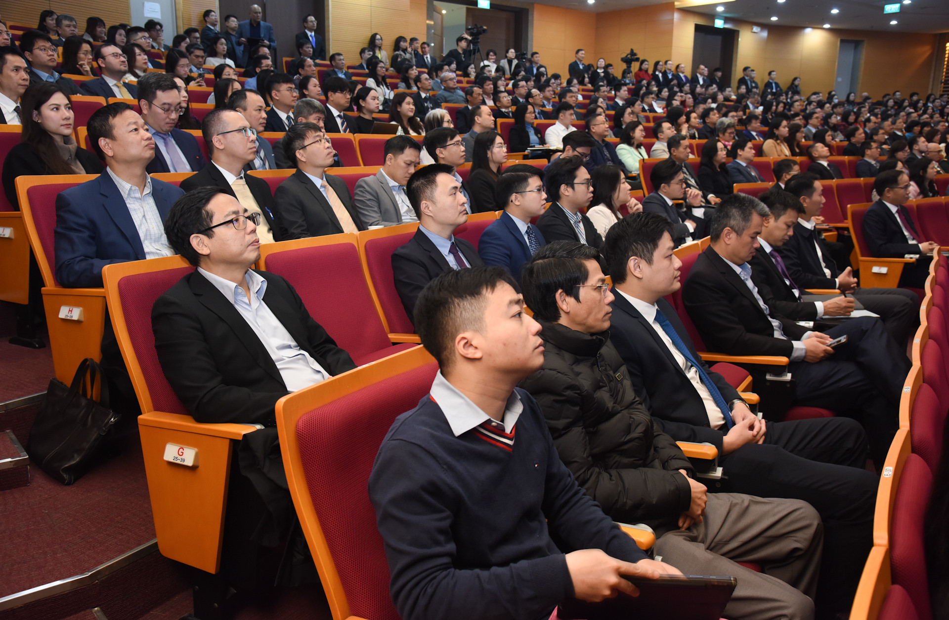 Các đại biểu tham dự hội nghị. Các đại biểu tham dự hội nghị.