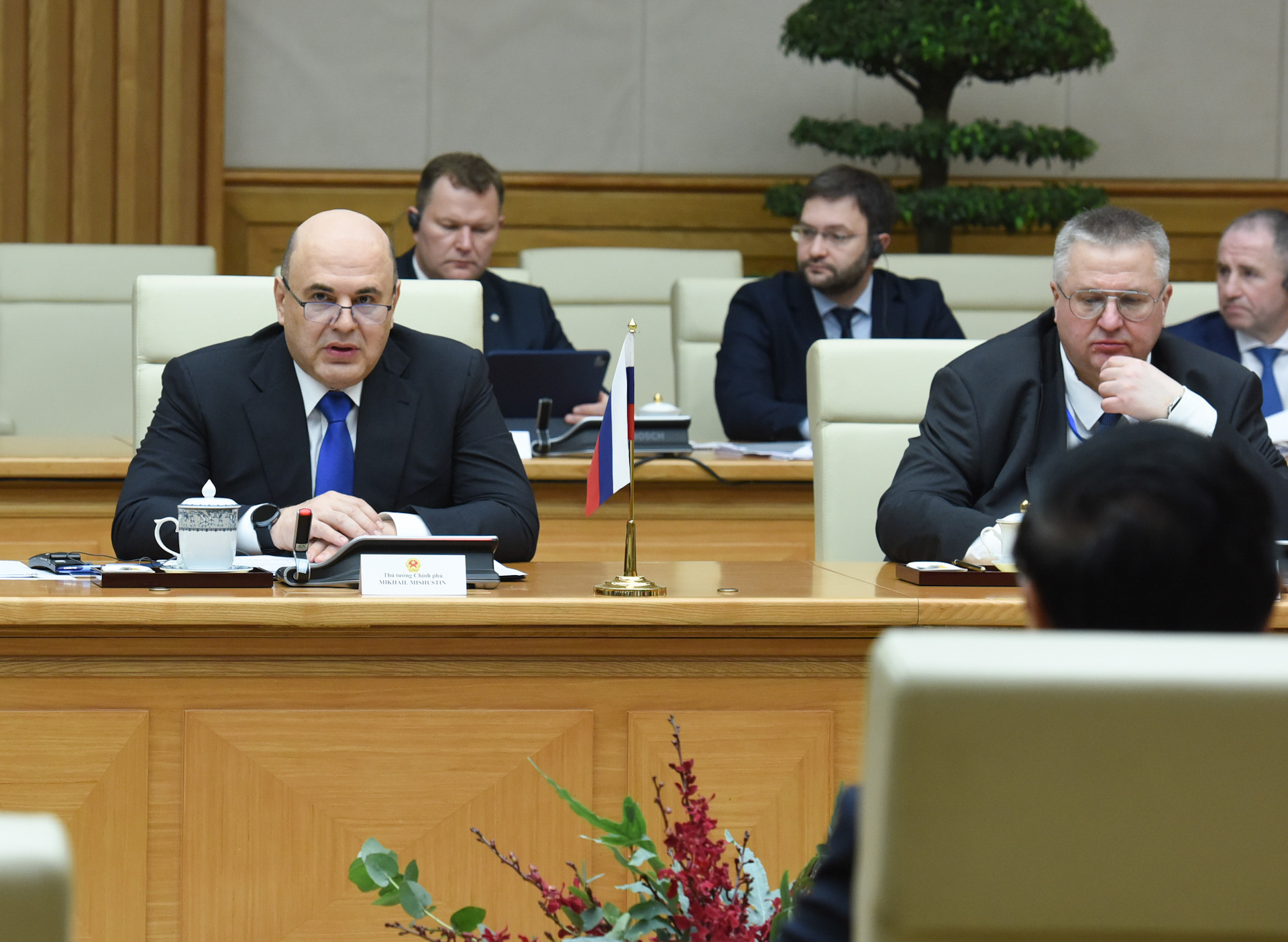 Thủ tướng Chính phủ Liên bang Nga Mikhail Vladimirovich Mishustin phát biểu tại hội đàm.