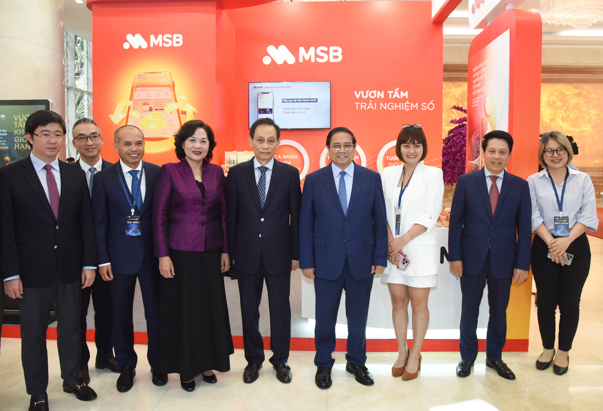 Thủ tướng Phạm Minh Chính với các đại biểu tham dự sự kiện.