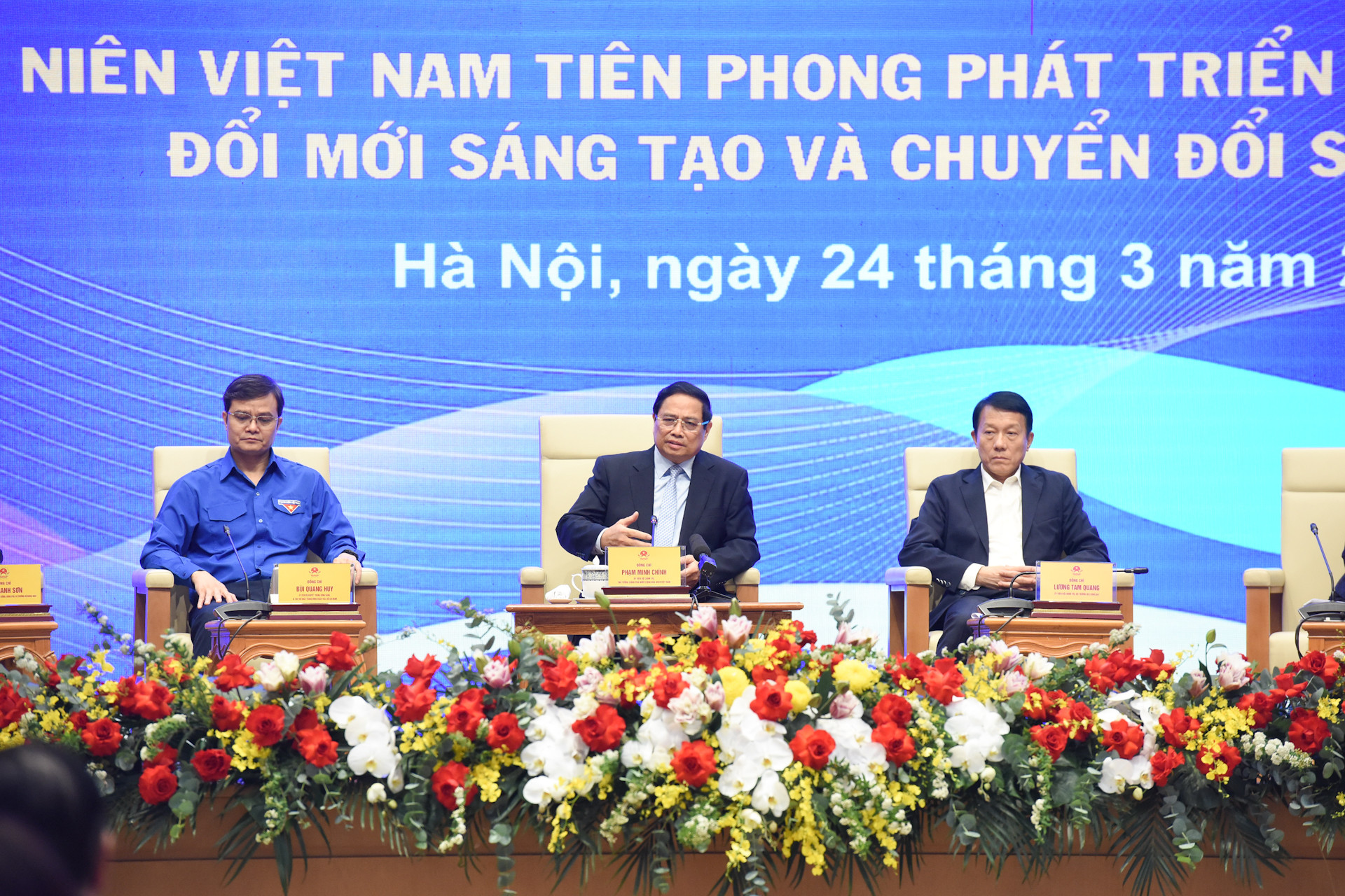 Thủ tướng Phạm Minh Chính đối thoại với thanh niên Việt Nam năm 2025. Thủ tướng Phạm Minh Chính đối thoại với thanh niên Việt Nam năm 2025.