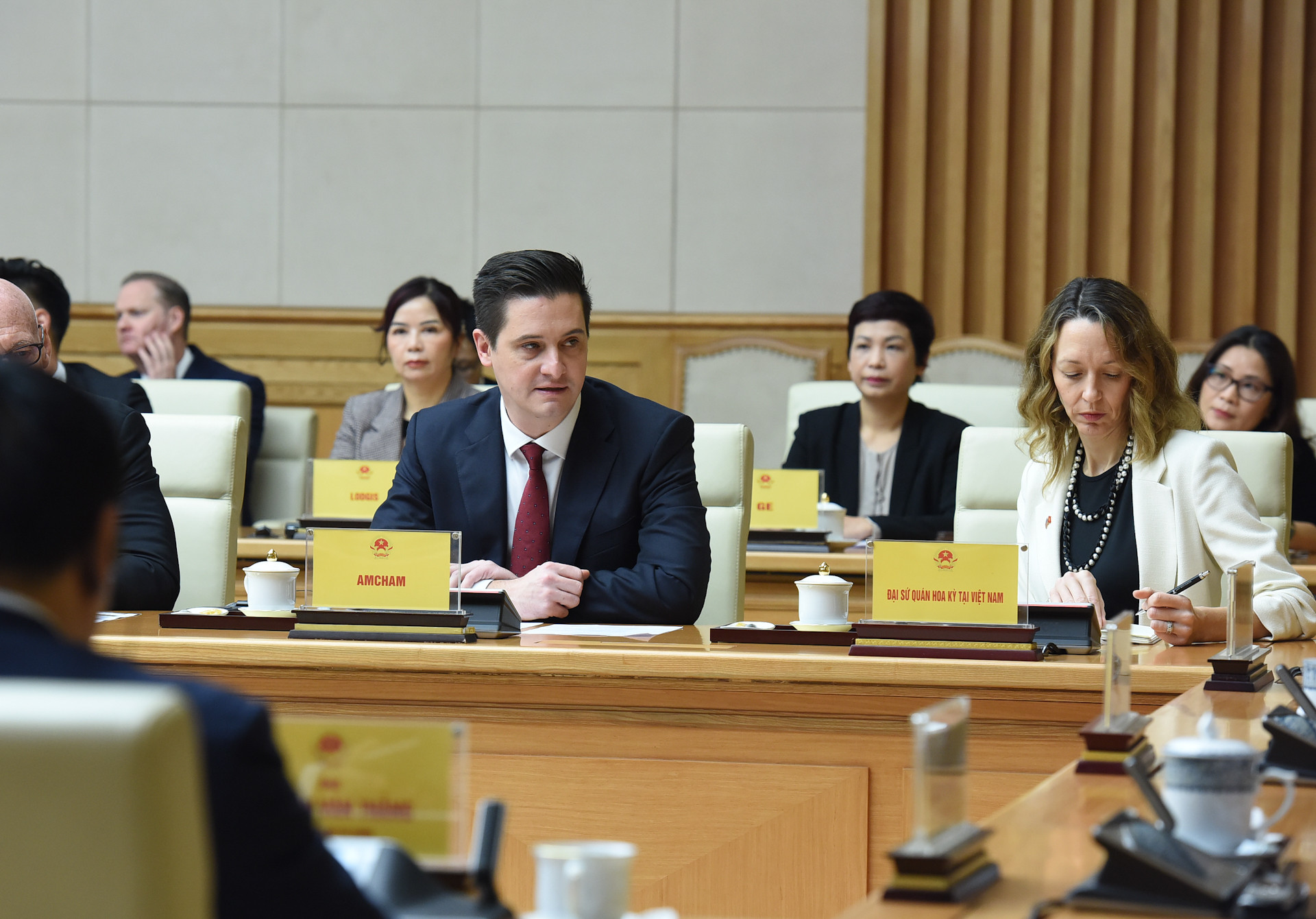 Chủ tịch AmCham Hà Nội Eric Johnson phát biểu. Chủ tịch AmCham Hà Nội Eric Johnson phát biểu.