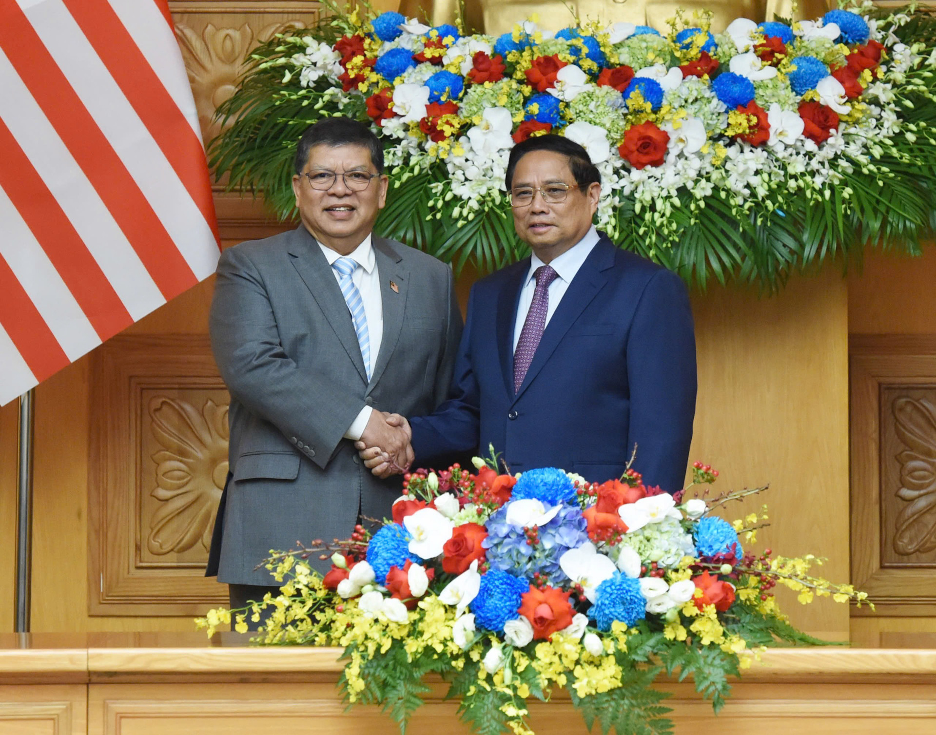 Thủ tướng Phạm Minh Chính và Chủ tịch Hạ viện Malaysia Tan Sri Dato’ Johari Bin Abdul.