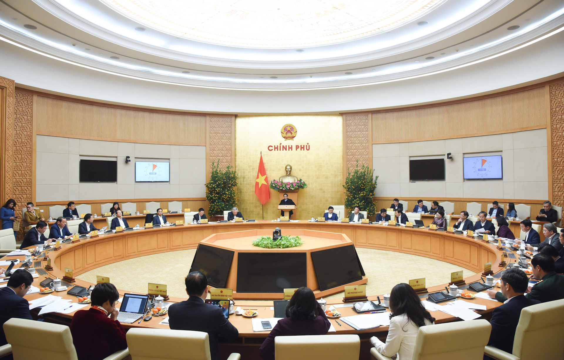 Thủ tướng Phạm Minh Chính chủ trì cuộc họp. Thủ tướng Phạm Minh Chính chủ trì cuộc họp.