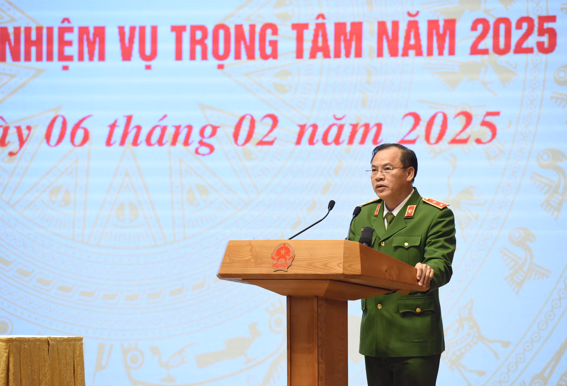 Thứ trưởng Bộ công an Nguyễn Văn Long phát biểu. Thứ trưởng Bộ công an Nguyễn Văn Long phát biểu.