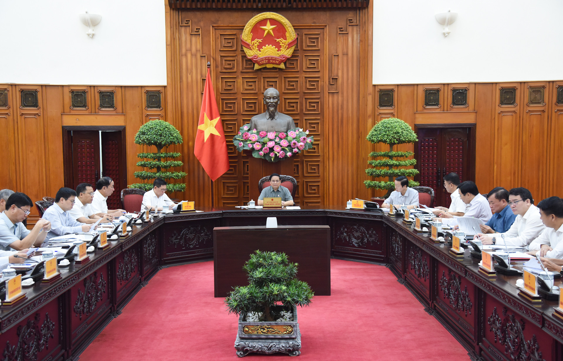 Thủ tướng Phạm Minh Chính chủ trì họp Thường trực Chính phủ về bảo đảm cung ứng điện, năng lượng. Thủ tướng Phạm Minh Chính chủ trì họp Thường trực Chính phủ về bảo đảm cung ứng điện, năng lượng.