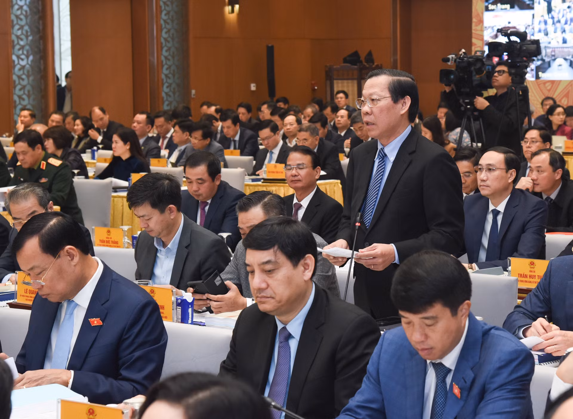 Chủ tịch Ủy ban nhân dân Thành phố Hồ Chí Minh Phan Văn Mãi phát biểu.