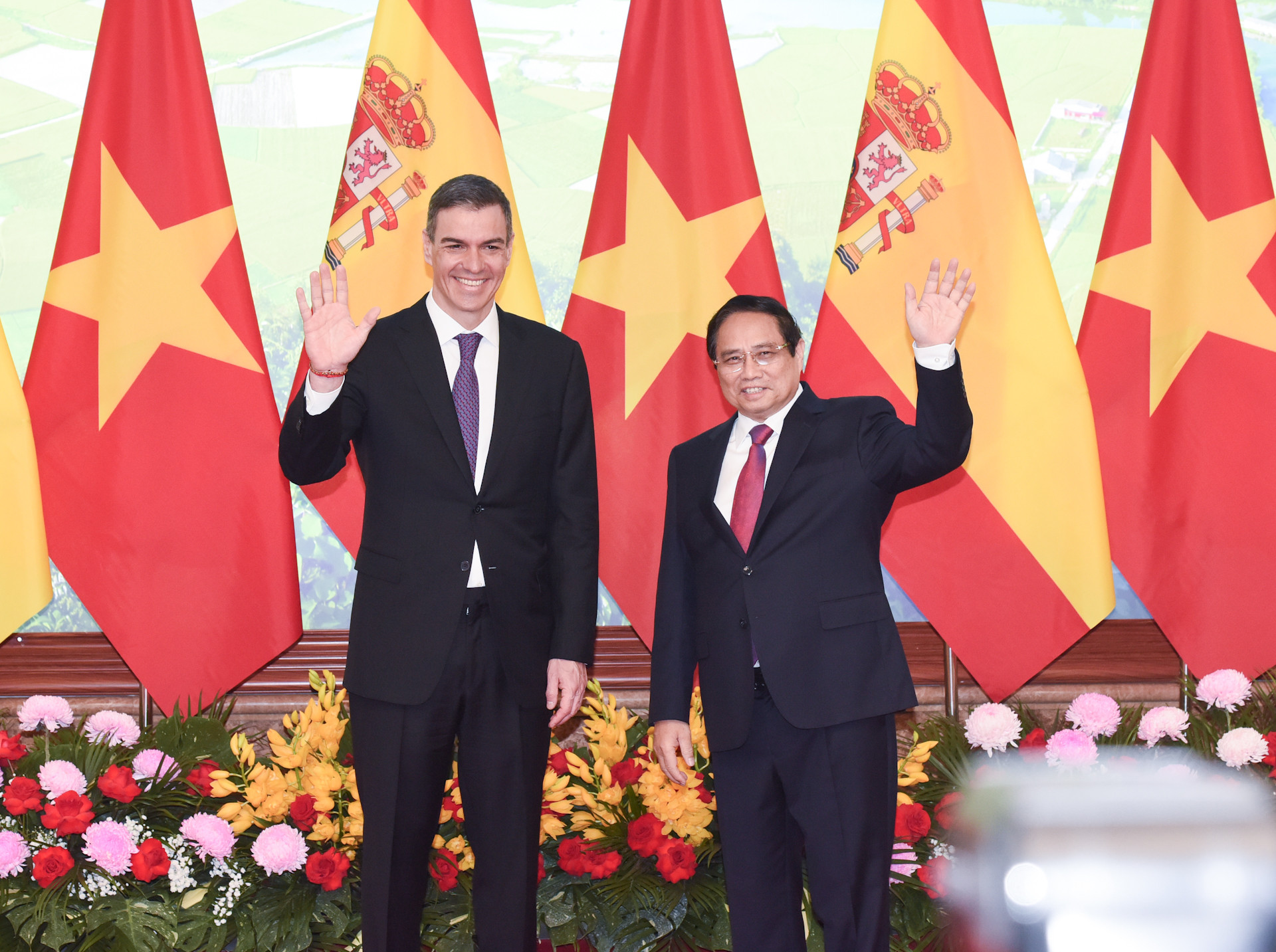 [Ảnh] Thủ tướng Phạm Minh Chính hội đàm với Thủ tướng Tây Ban Nha Pedro Sanchez ảnh 3