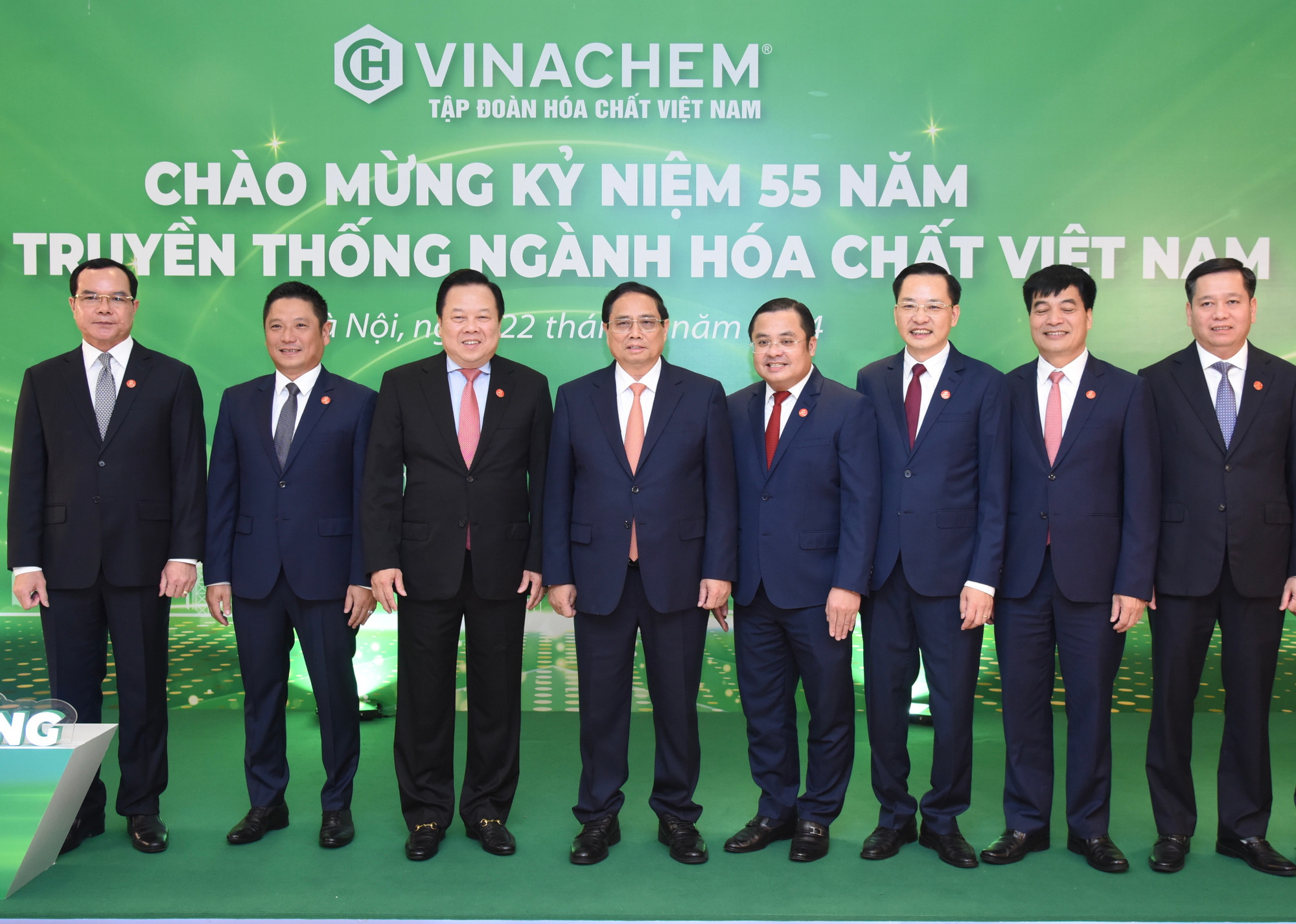Thủ tướng Phạm Minh Chính với các đại biểu tại lễ kỷ niệm. Thủ tướng Phạm Minh Chính với các đại biểu tại lễ kỷ niệm.